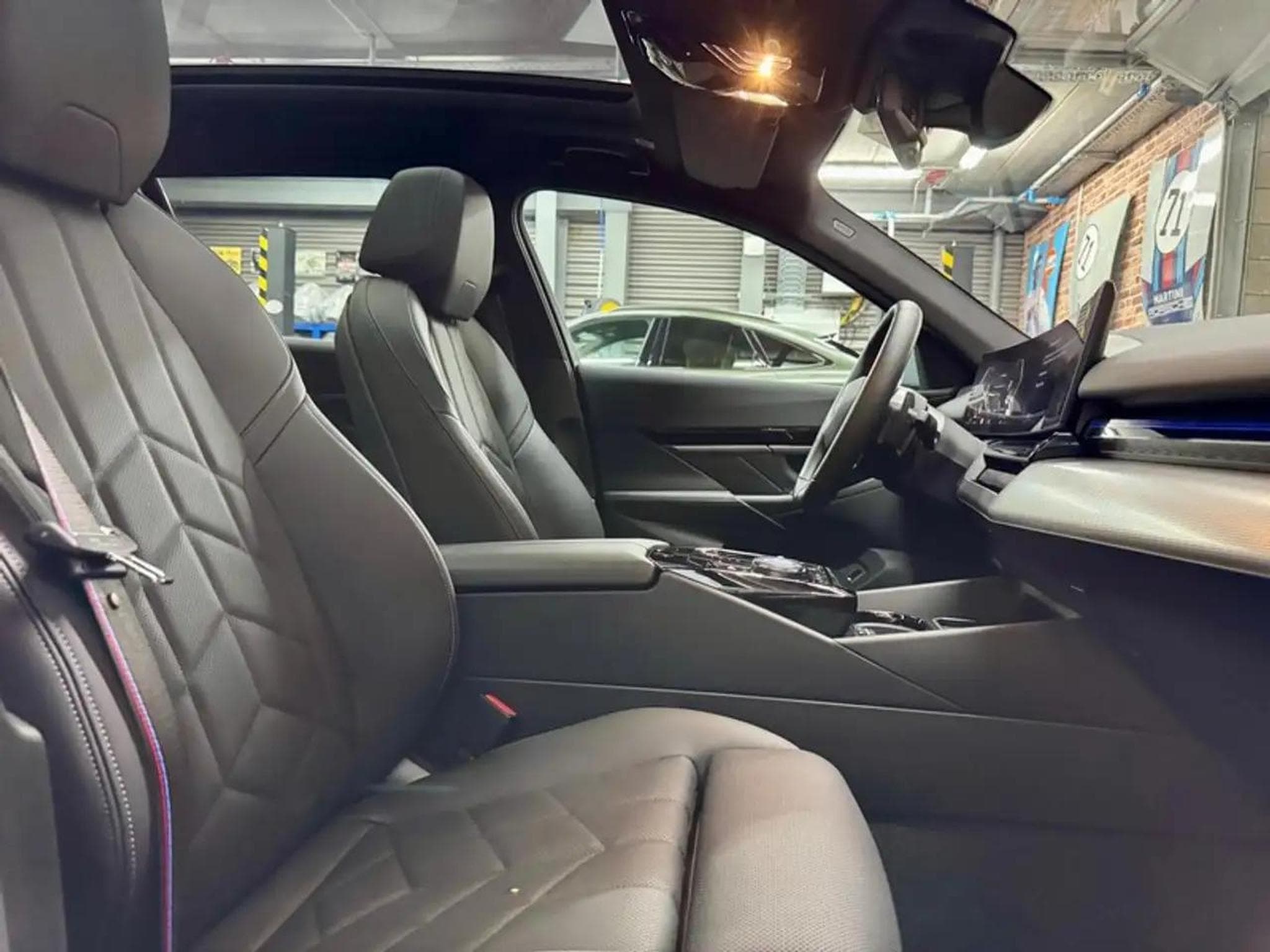 BMW 540 (2025) - Photo 8