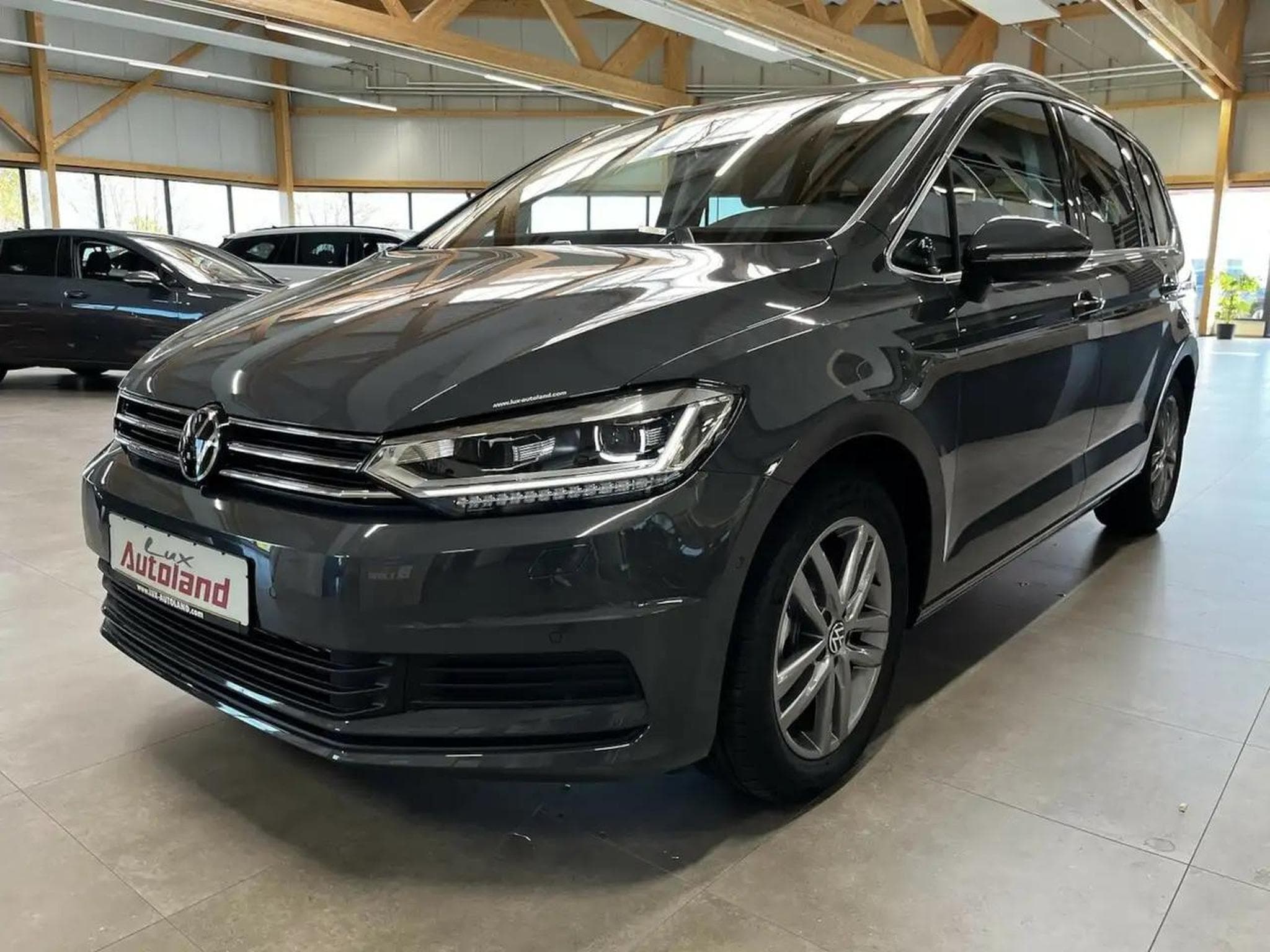 VW Touran (2025) - Photo 22