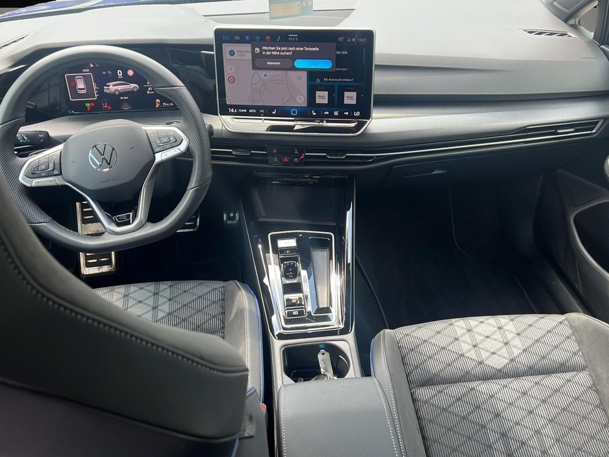 VW Golf (2025) - Photo 7