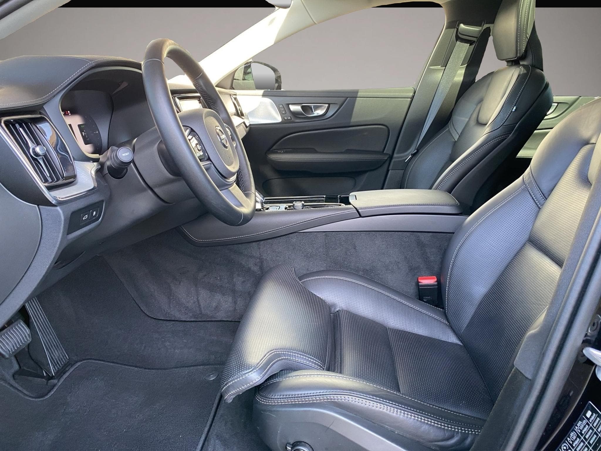 Volvo V60 (2024) - Photo 7