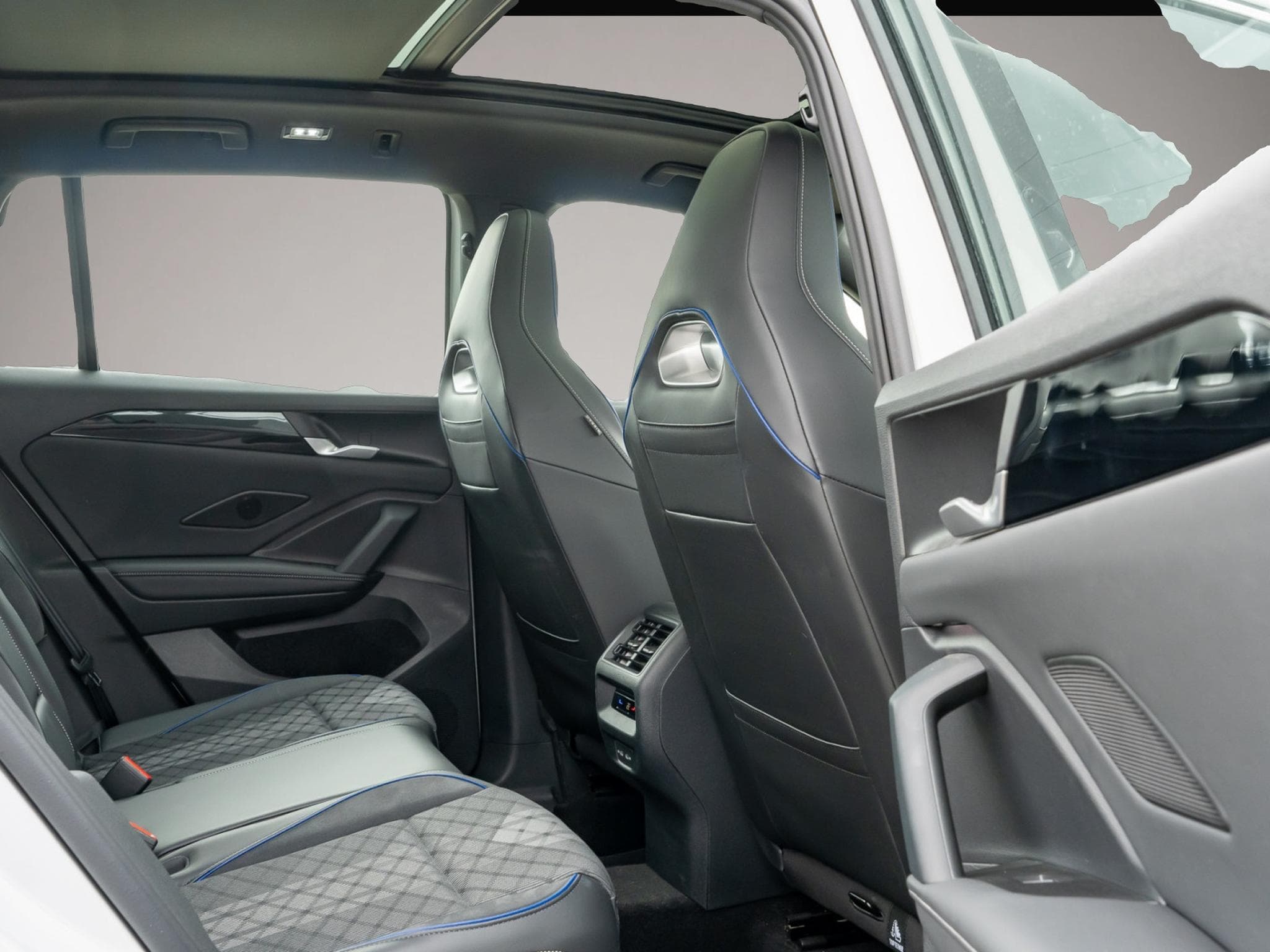 VW Tiguan (2025) - Photo 4