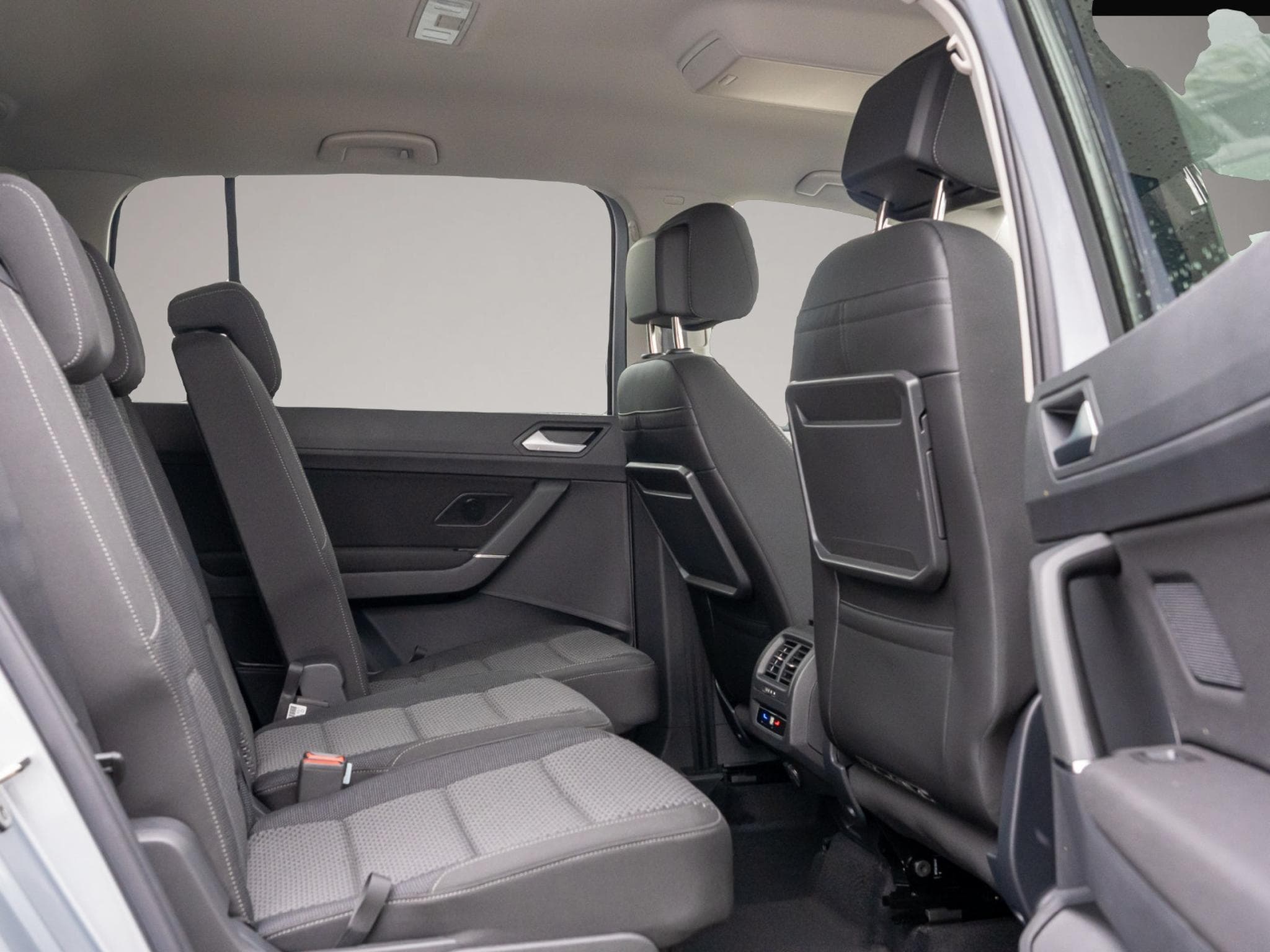 VW Touran (2026) - Photo 4