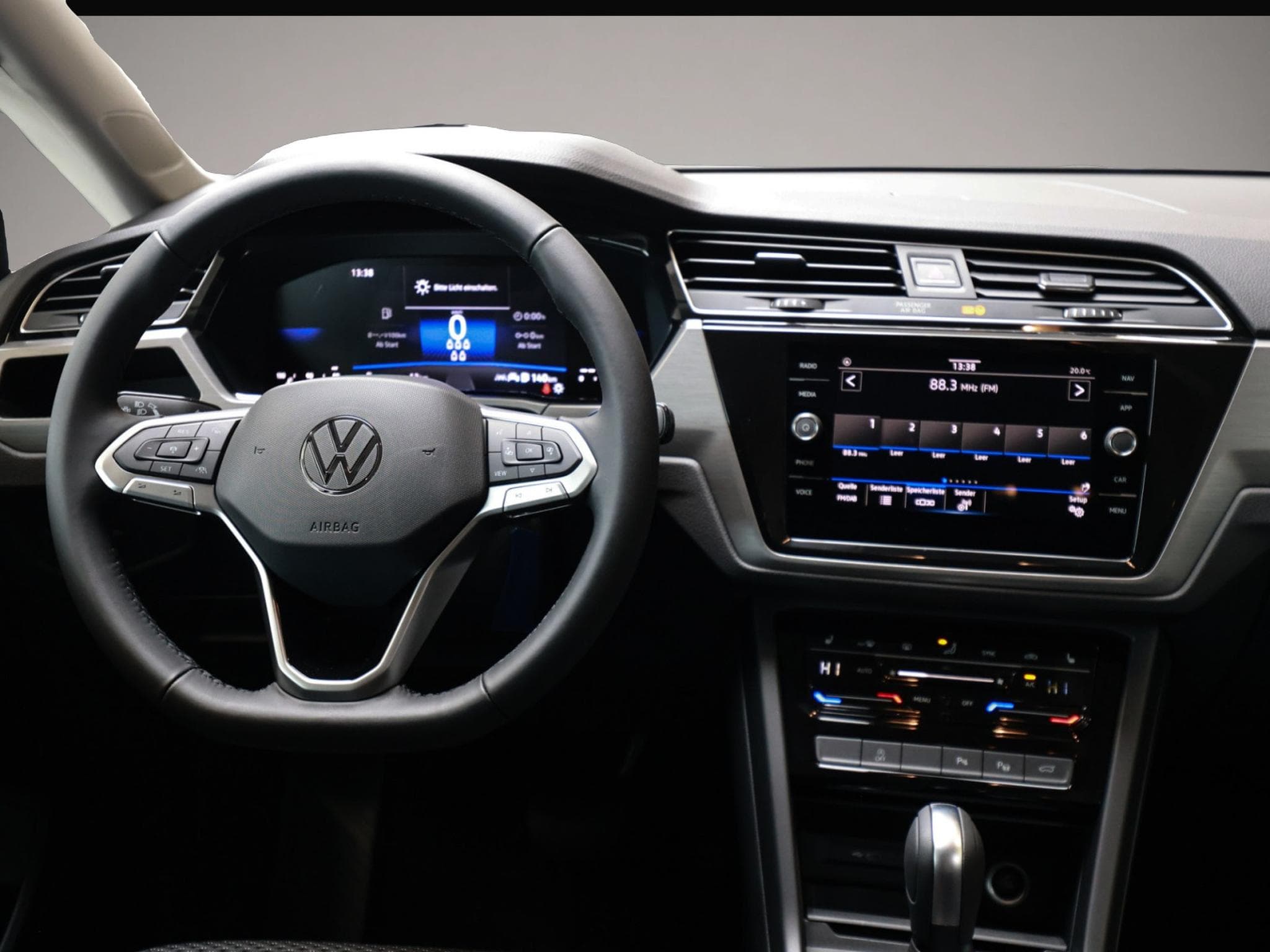 VW Touran (2026) - Photo 7