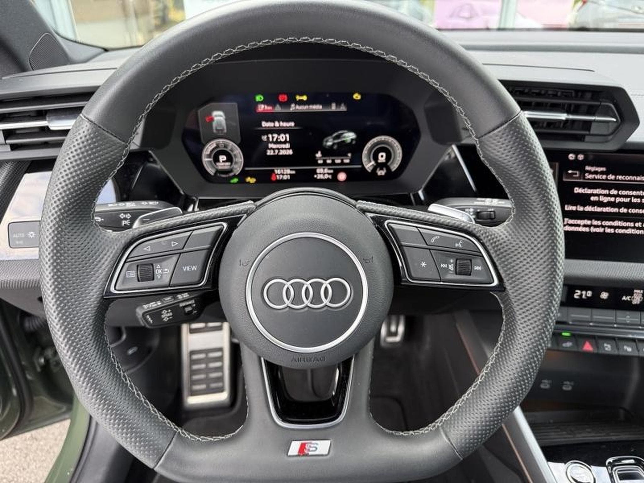 Audi A3 -36% 40 TFSI e 204ch PHEV S line S tronic 6 (2025) - Photo 14