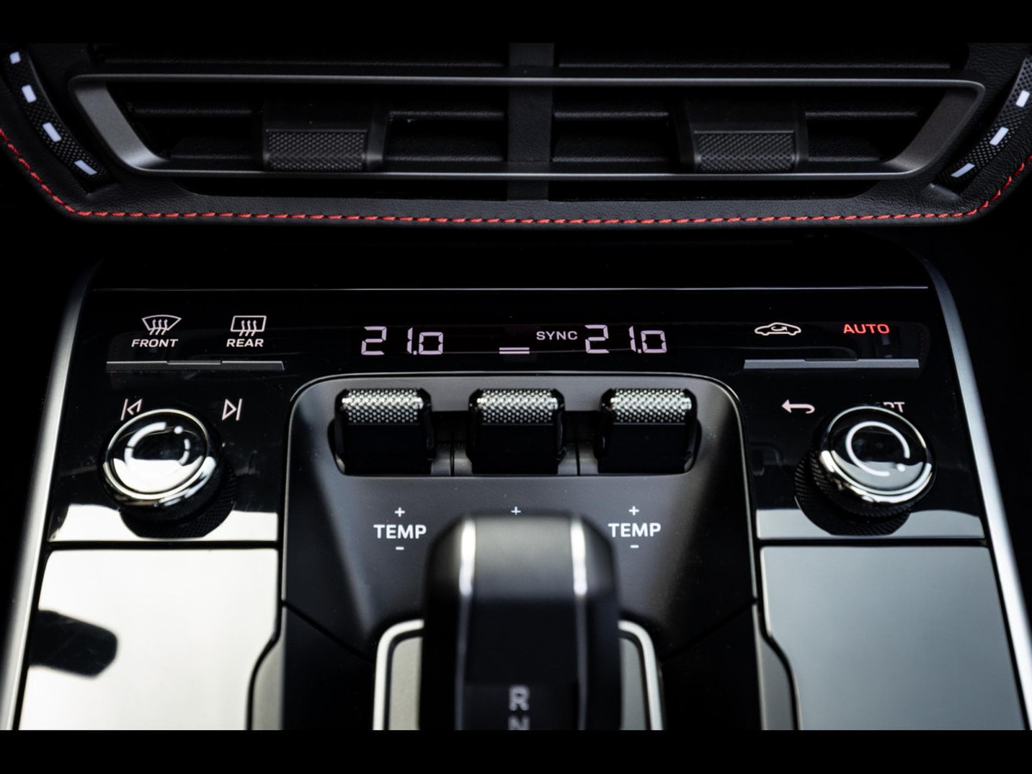 Porsche 911 (992.1) TURBO S CABRIOLET PDK (650 CH) – BLACK - PPF (2024) - Photo 17