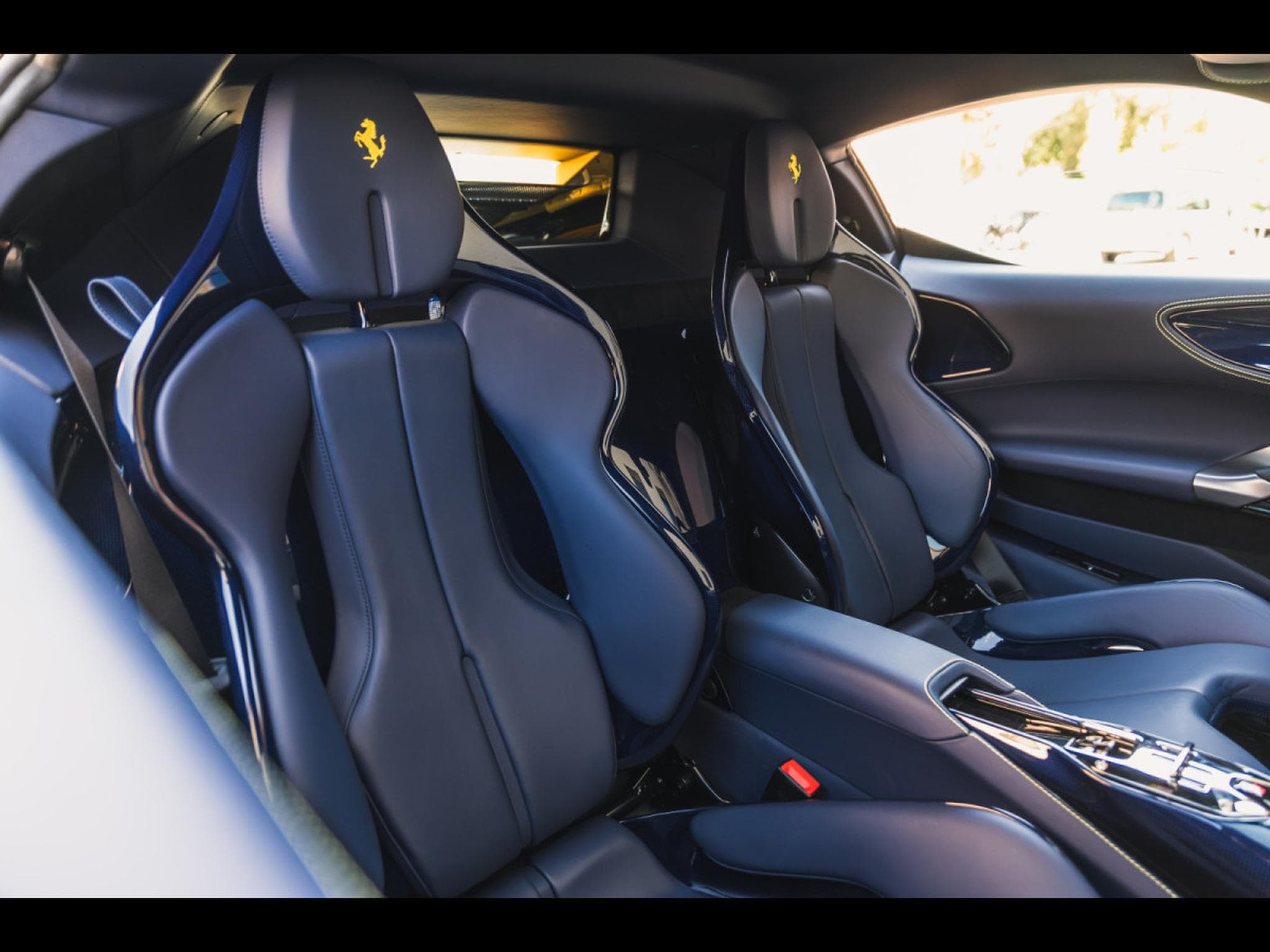 Ferrari SF90 STRADALE GIALLO 3 STRATO CARBON BLEU (2022) - Photo 13