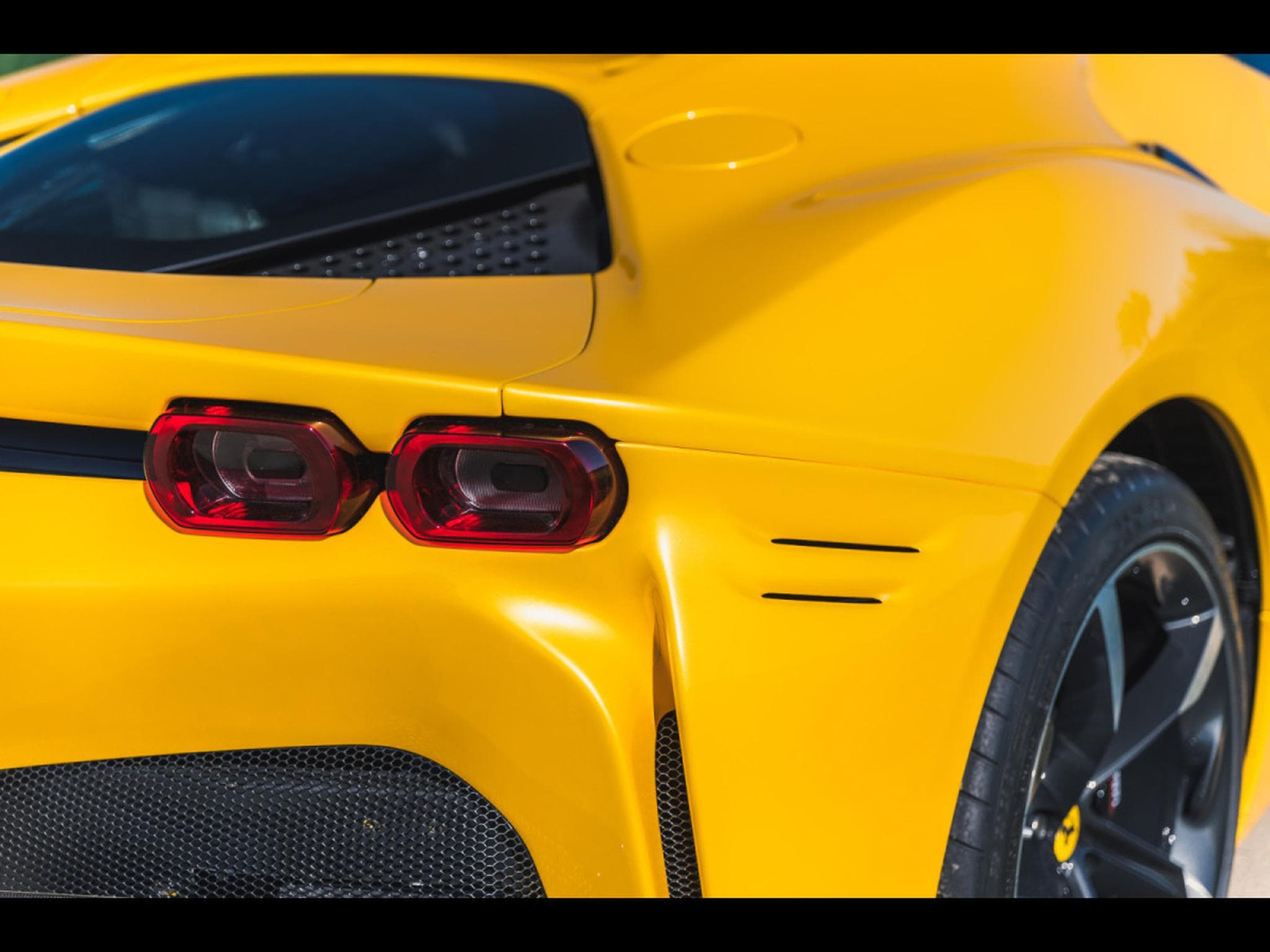 Ferrari SF90 STRADALE GIALLO 3 STRATO CARBON BLEU (2022) - Photo 21