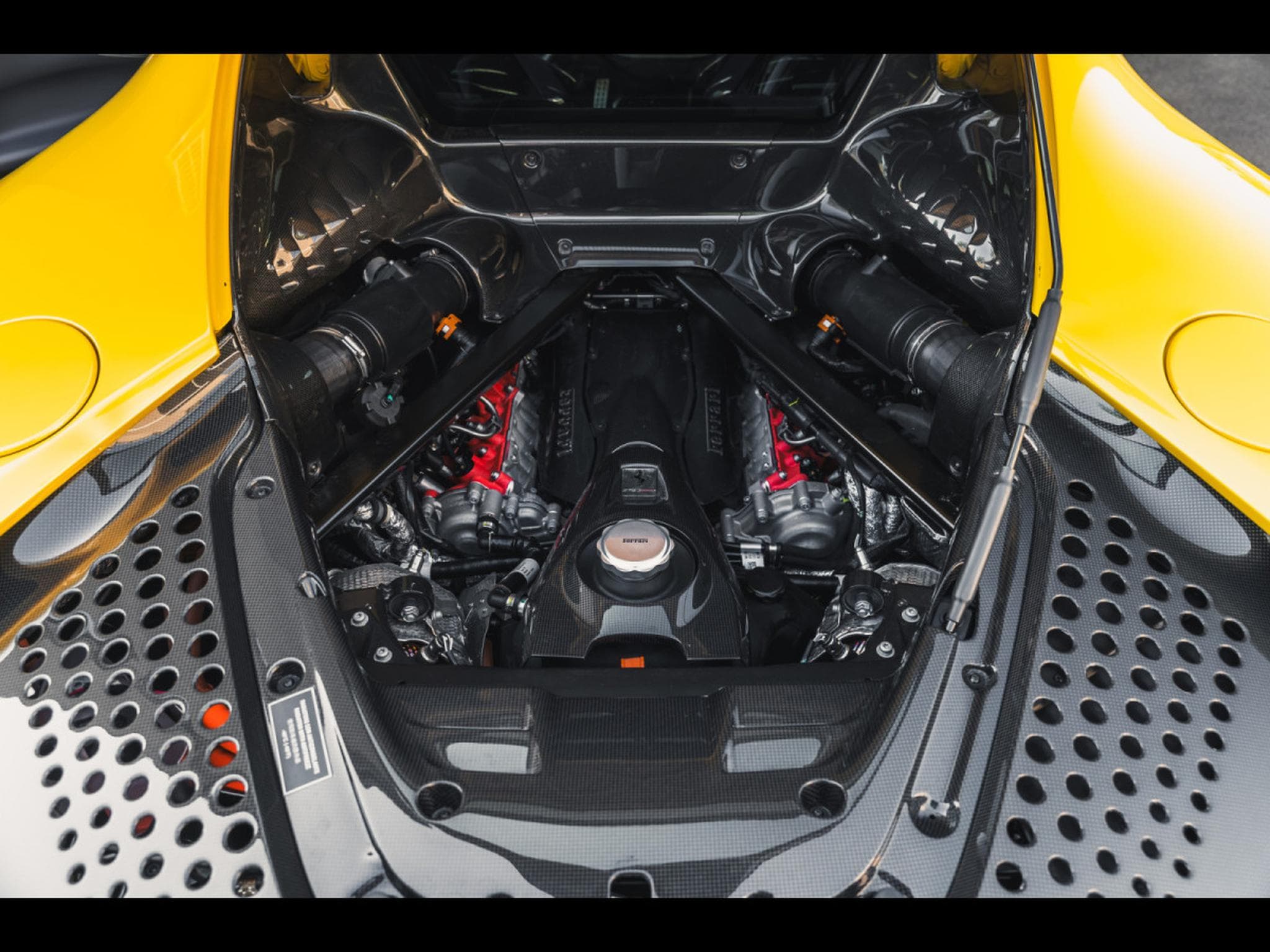 Ferrari SF90 STRADALE GIALLO 3 STRATO CARBON BLEU (2022) - Photo 23