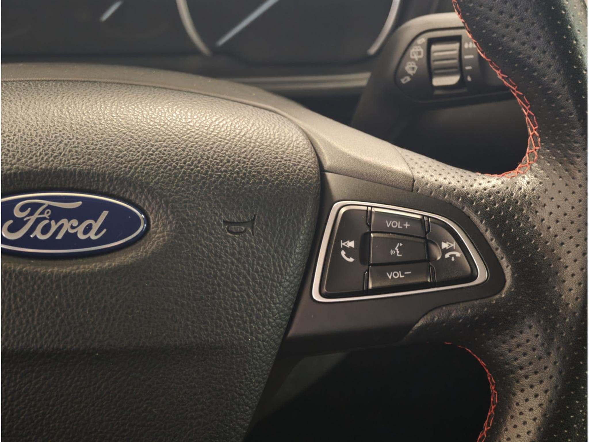 Ford EcoSport 1.0 ST-Line (2020) - Photo 15