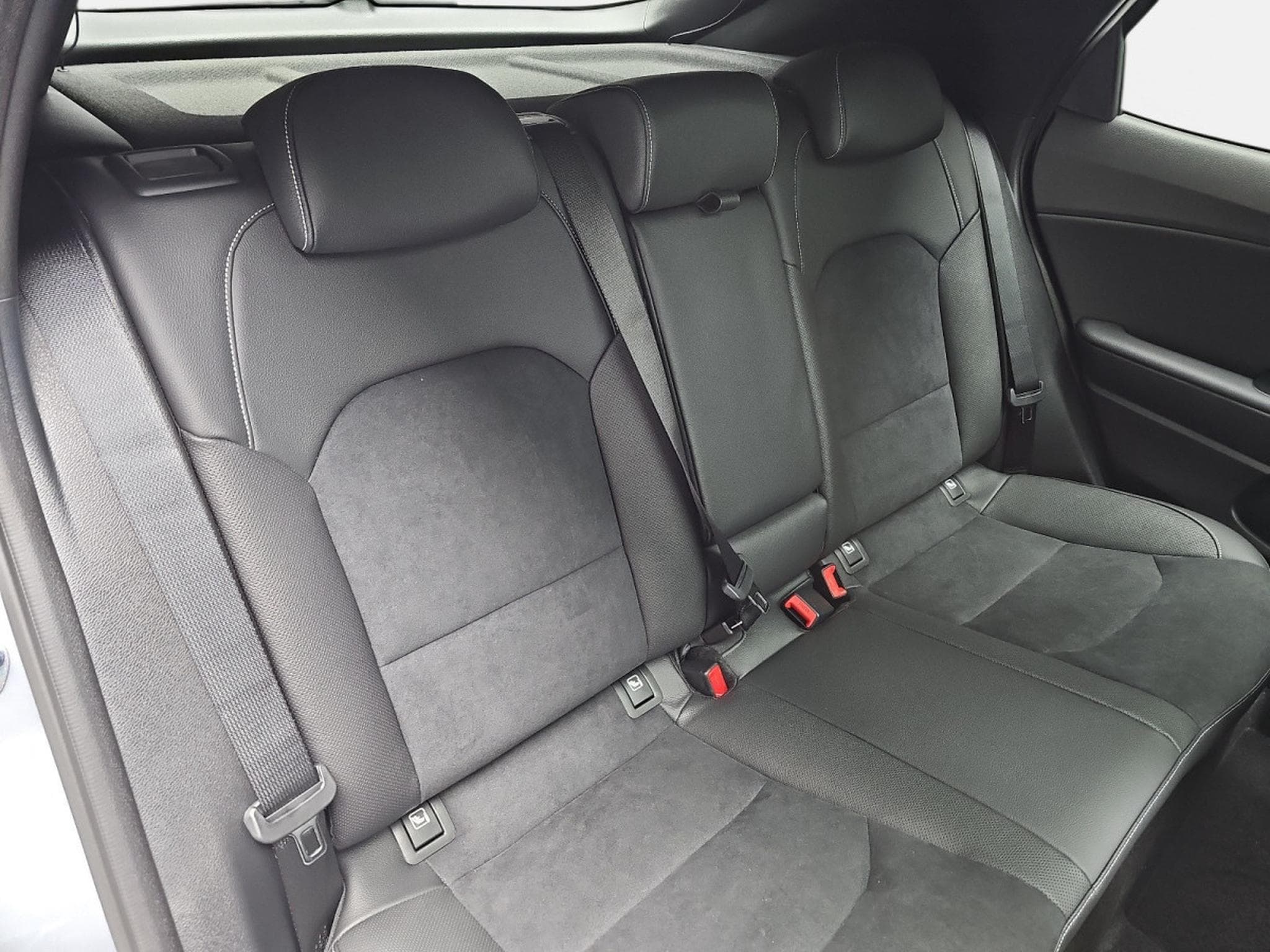 Kia XCeed 1.6 T-GDI DCT 180 GT-LINE (2026) - Photo 16