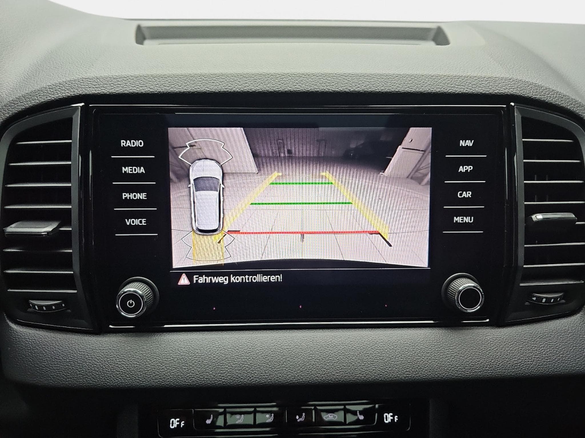 Skoda Karoq 1.5 TSi 150 DSG SPORTLINE (2026) - Photo 9