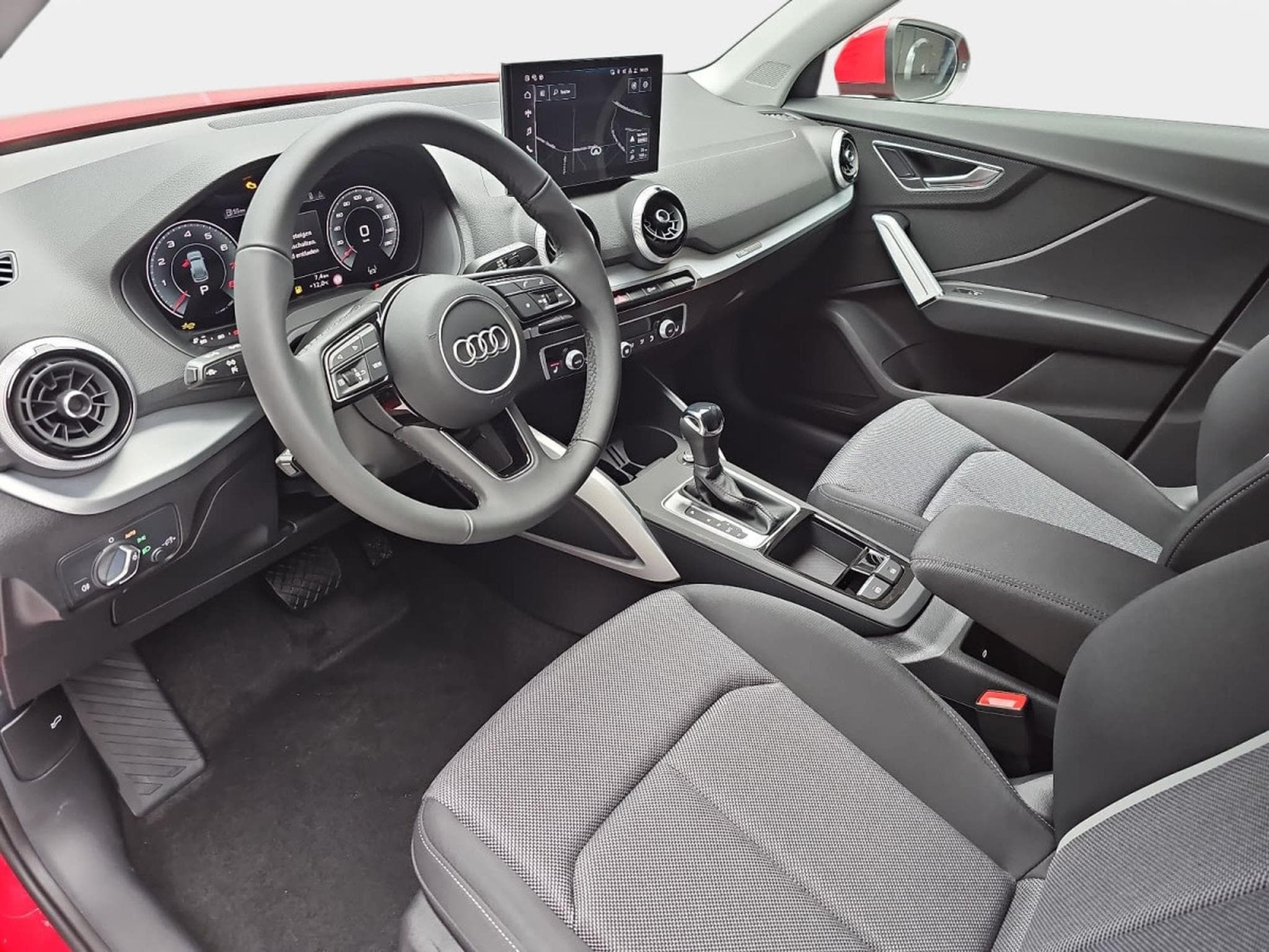 Audi Q2 35 TFSI S-Tronic 150  S-Line (2025) - Photo 17