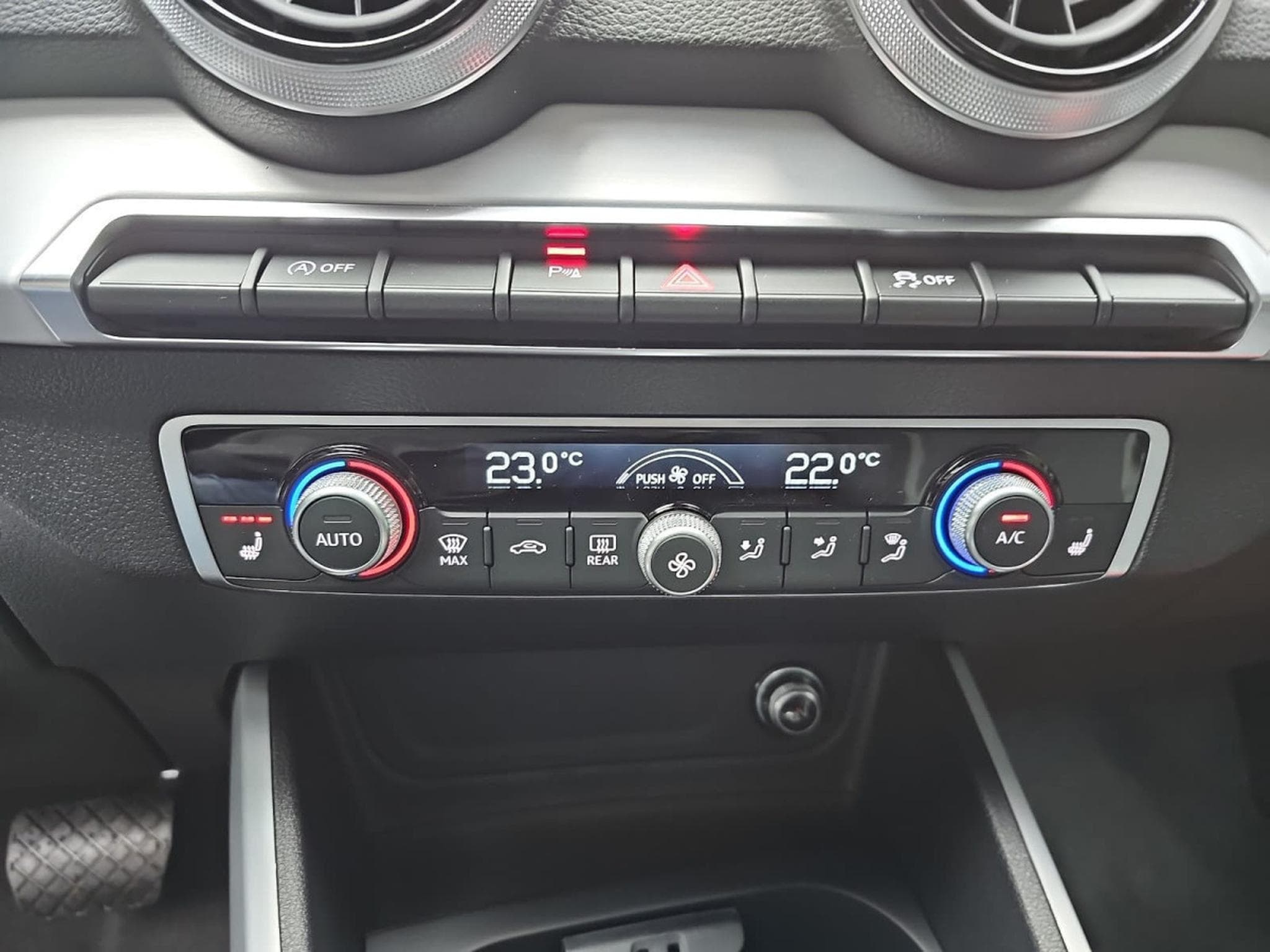 Audi Q2 35 TFSI S-Tronic 150  S-Line (2025) - Photo 10