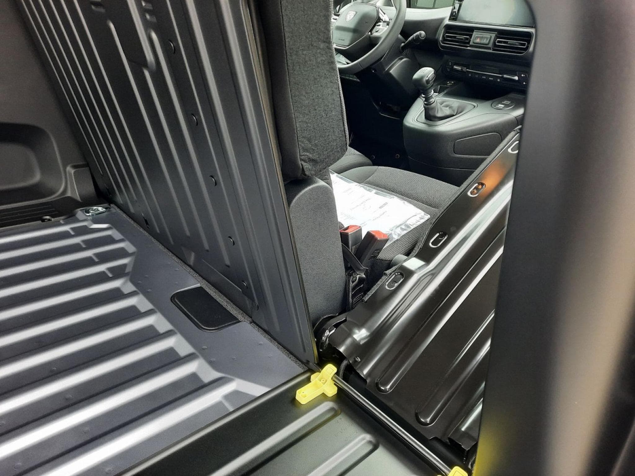 Peugeot Partner 1.5 BlueHDI 130 AT8 Confort L1H1 (2026) - Photo 14