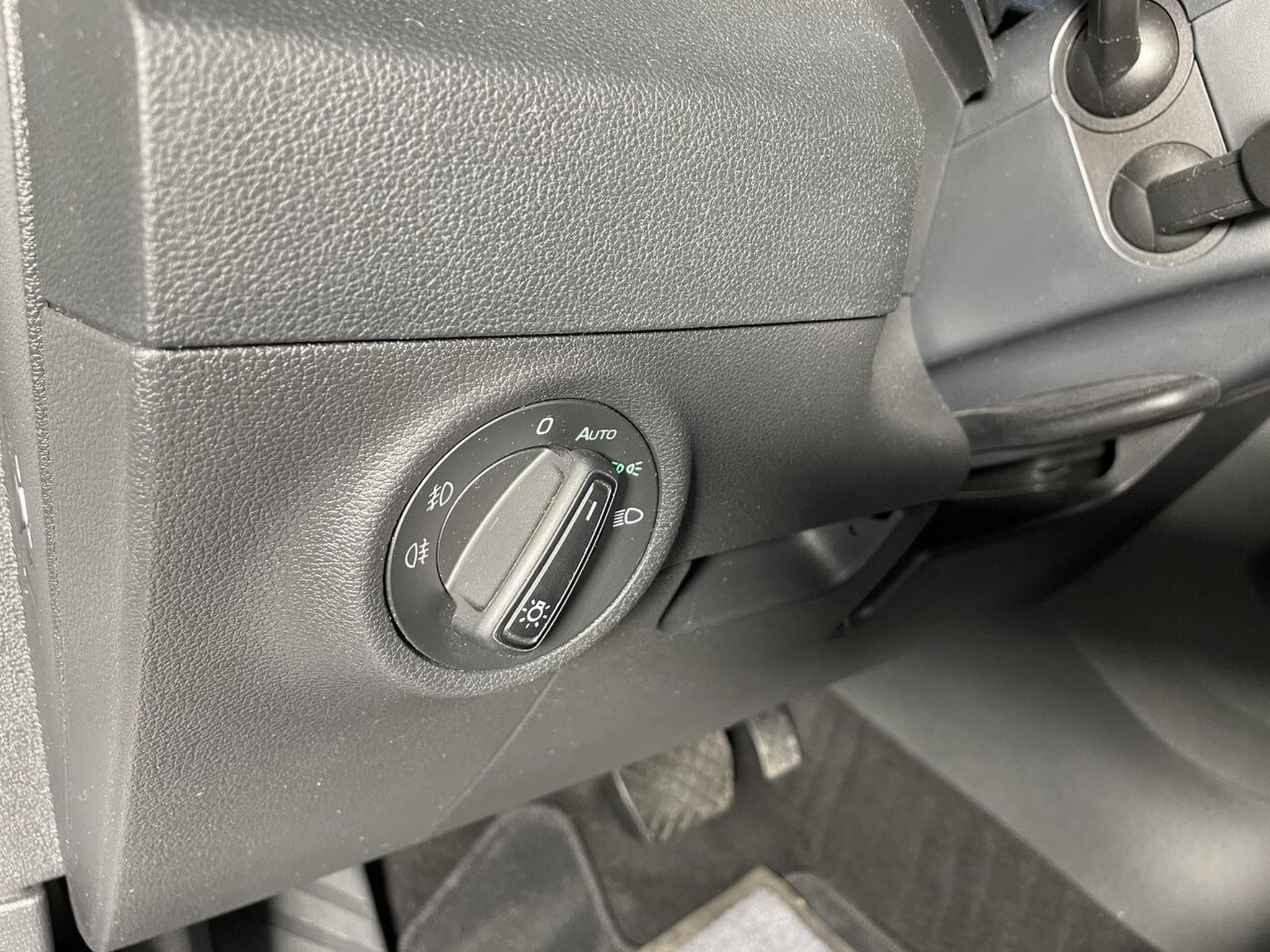 Skoda Karoq 2.0 TDI 115 DSG7 BUSINESS GPS CARPLAY (2023) - Photo 10