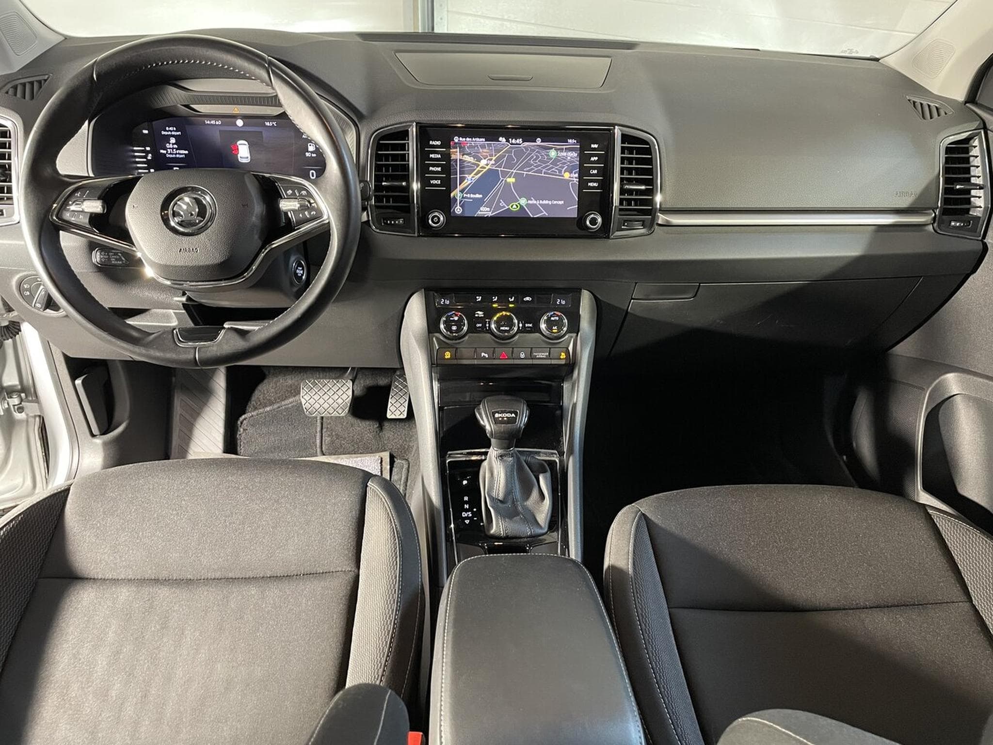 Skoda Karoq 2.0 TDI 115 DSG7 BUSINESS GPS CARPLAY (2023) - Photo 3