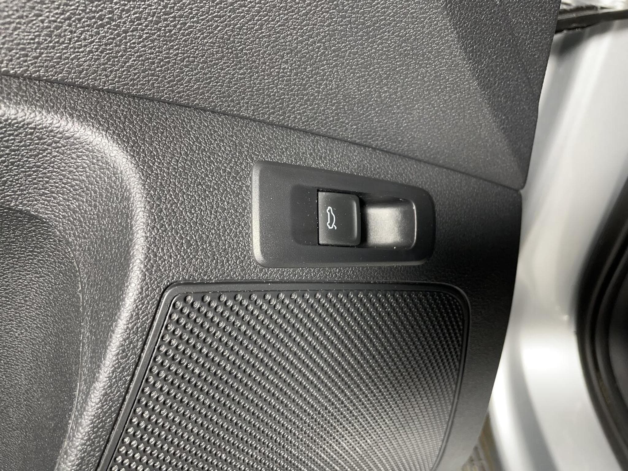 Skoda Karoq 2.0 TDI 115 DSG7 BUSINESS GPS CARPLAY (2023) - Photo 9