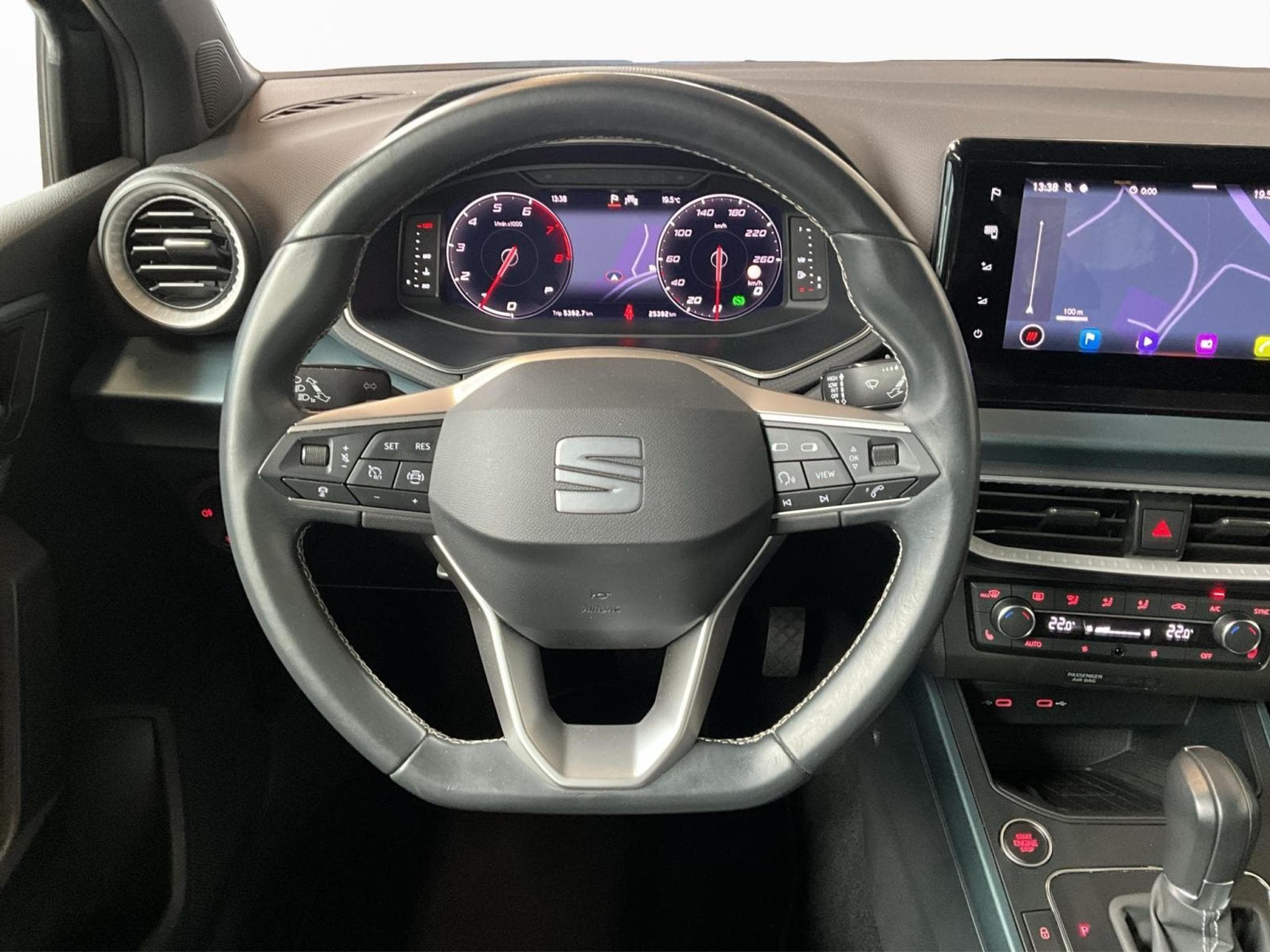 Seat Arona Xperience+DSG+FullLED+P.Safe-Drive.M+Navi+P.Vision+ (2022) - Photo 10