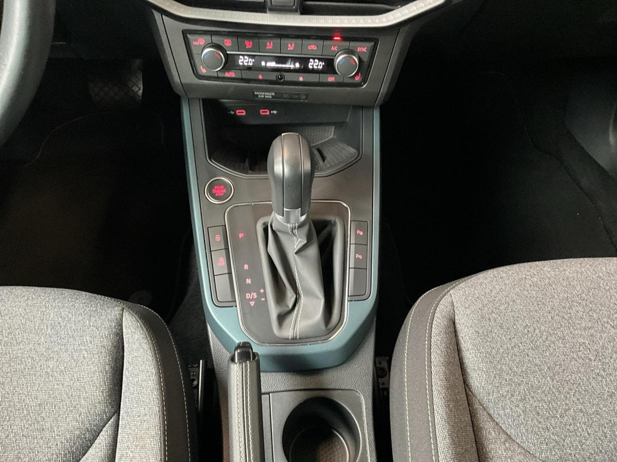 Seat Arona Xperience+DSG+FullLED+P.Safe-Drive.M+Navi+P.Vision+ (2022) - Photo 12