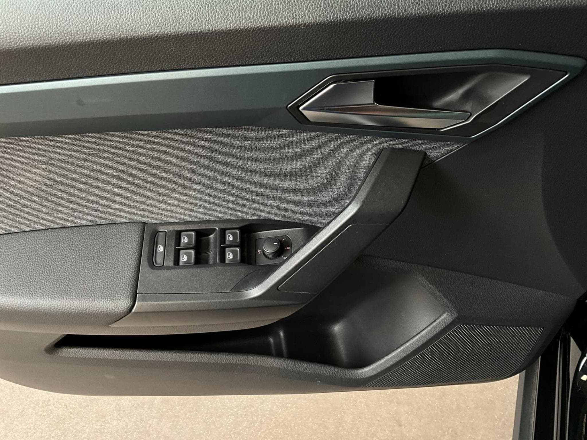 Seat Arona Xperience+DSG+FullLED+P.Safe-Drive.M+Navi+P.Vision+ (2022) - Photo 14