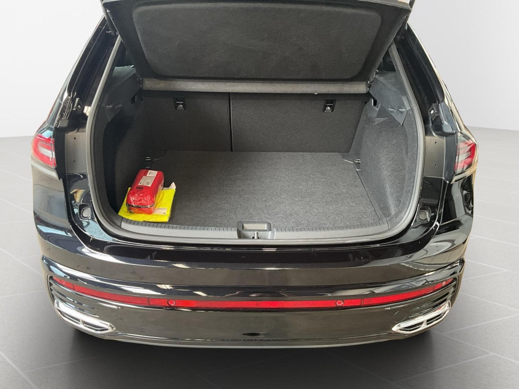 VW Taigo R-Line+DSG+P:Top+Keyless+IQ-Light (2024) - Photo 16