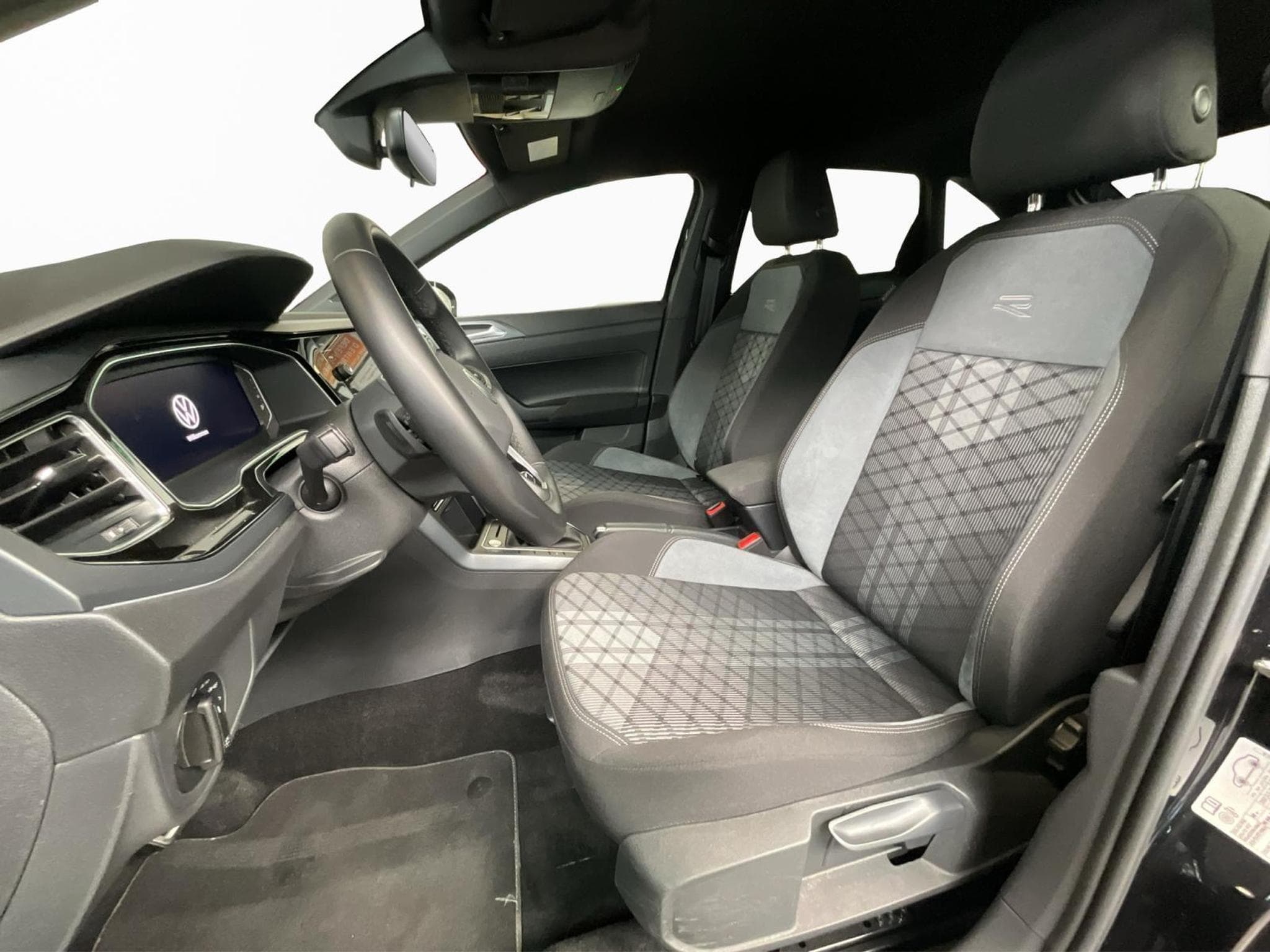VW Taigo R-Line+DSG+P:Top+Keyless+IQ-Light (2024) - Photo 9