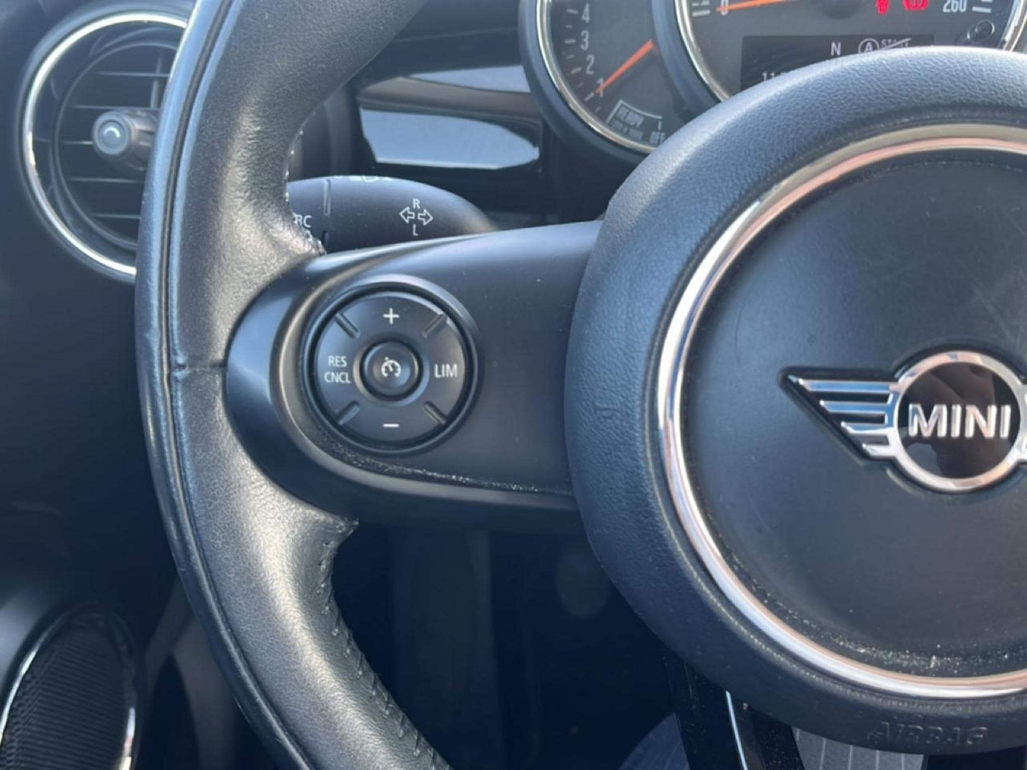 Mini Cooper COOPER 136 (2019) - Photo 14