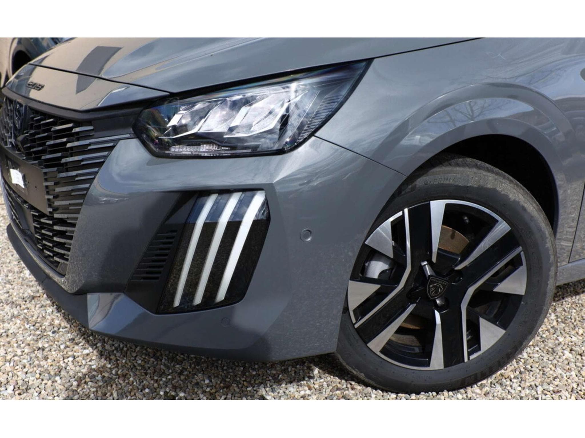 Peugeot 208 Hybrid PureTech 110 Automatique (2025) - Photo 5