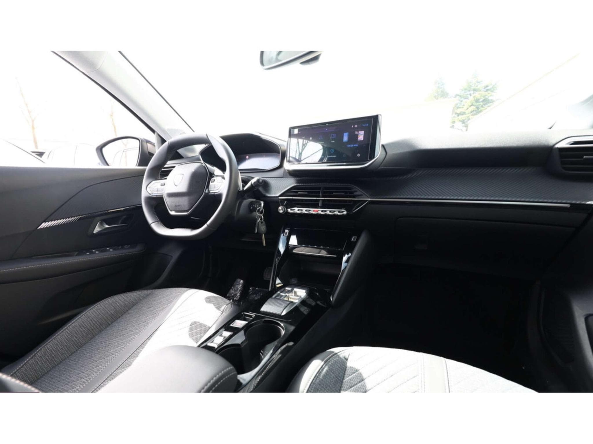 Peugeot 208 Hybrid PureTech 110 Automatique (2025) - Photo 8