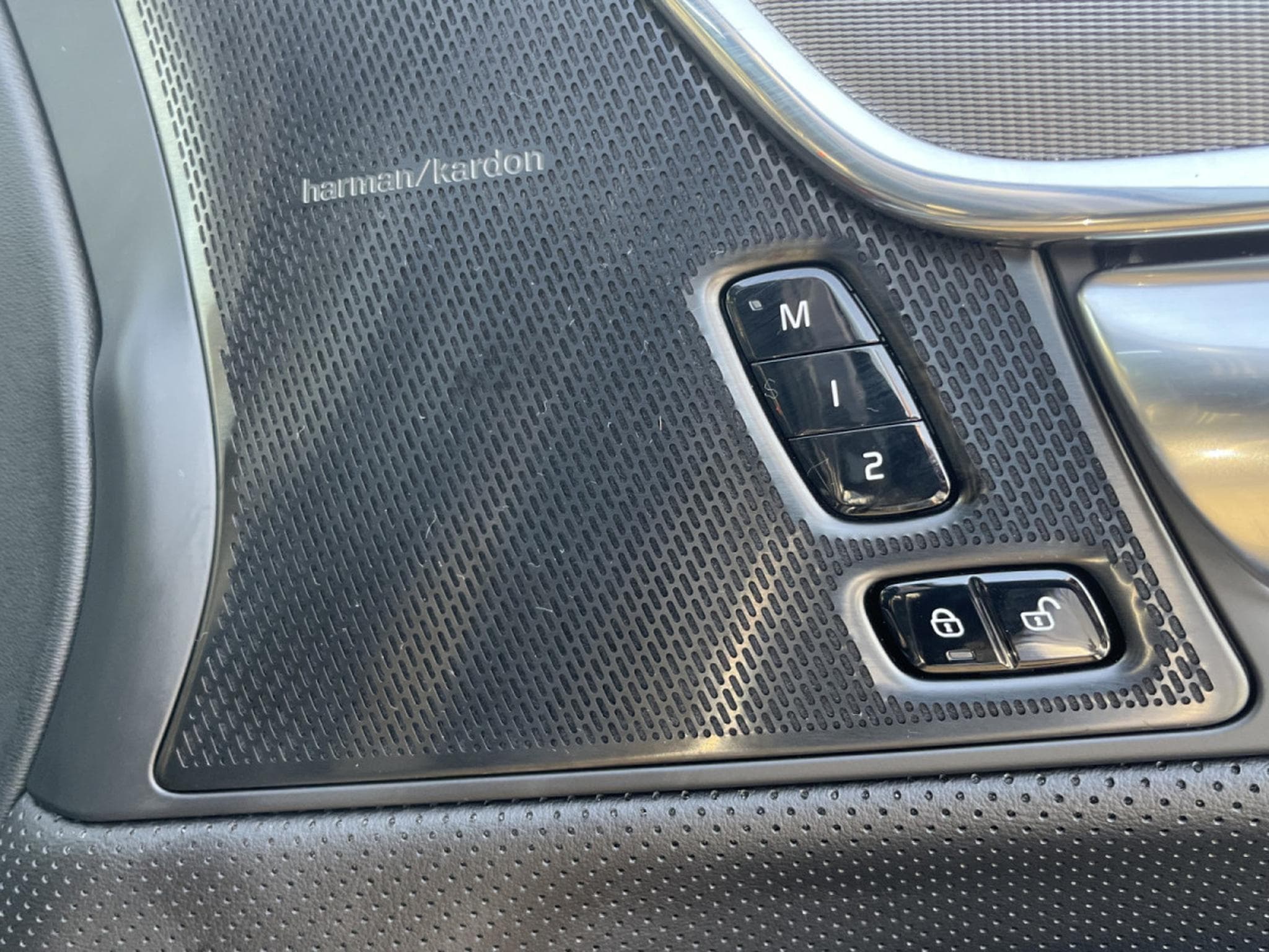 Volvo V90 B4 D 4x4 Geartronic R-Design Pano (2021) - Photo 22