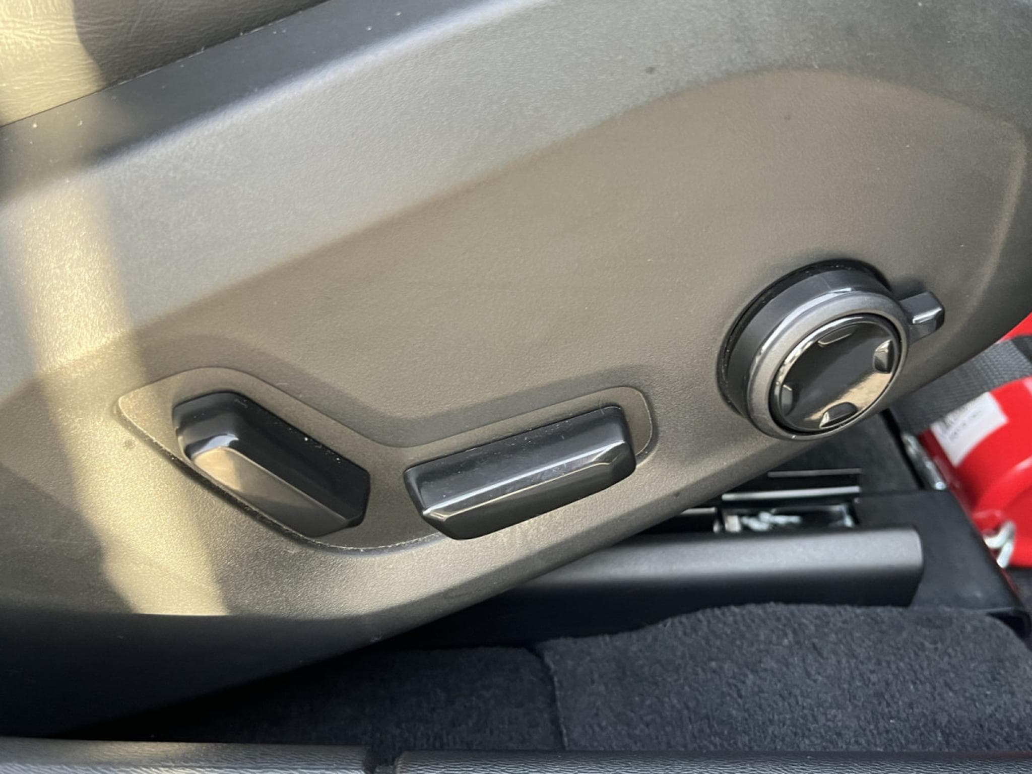 Volvo V90 B4 D 4x4 Geartronic R-Design Pano (2021) - Photo 23