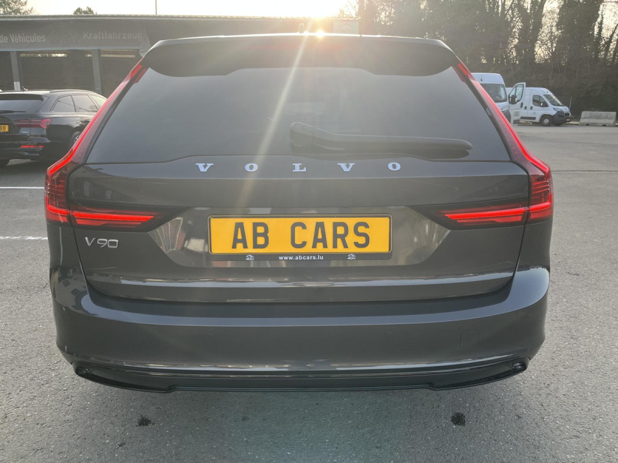 Volvo V90 B4 D 4x4 Geartronic R-Design Pano (2021) - Photo 5