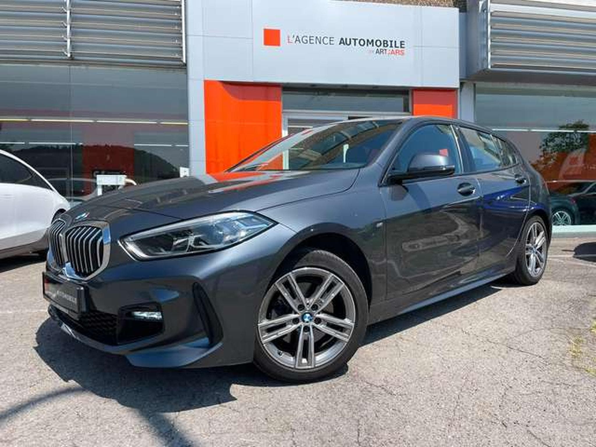 BMW 118 118i Aut. Pack M - GARANTIE JUSQU'A 36 MOIS (2021) - Photo 2