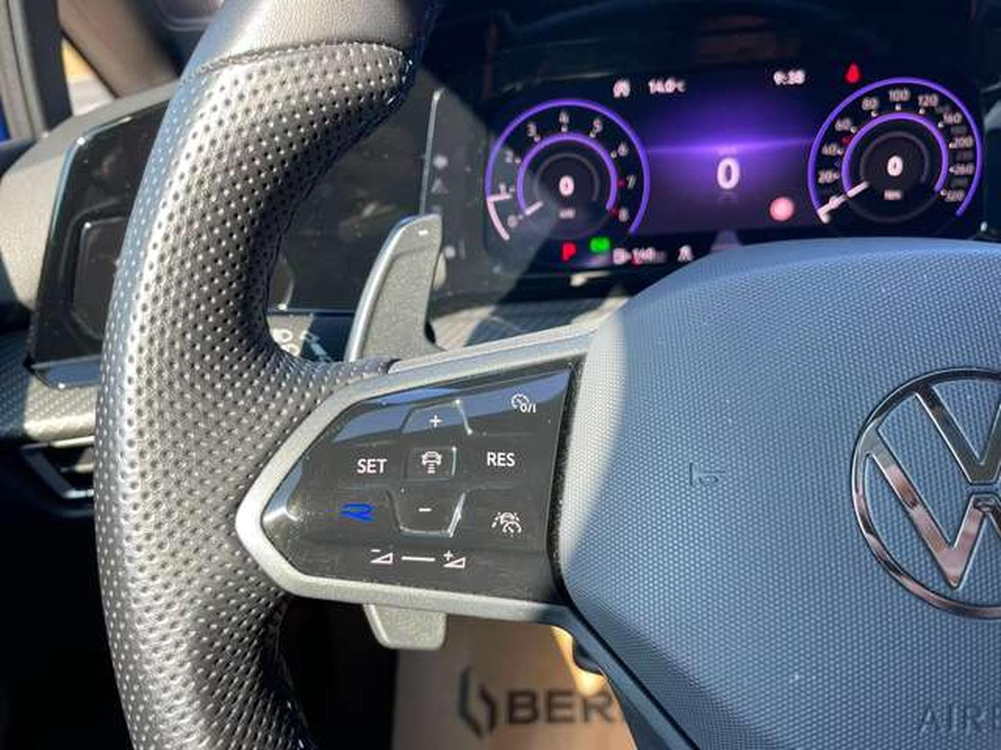 VW Golf R Performance 4Motion - GARANTIE JUSQU'A 36 MOIS (2023) - Photo 15