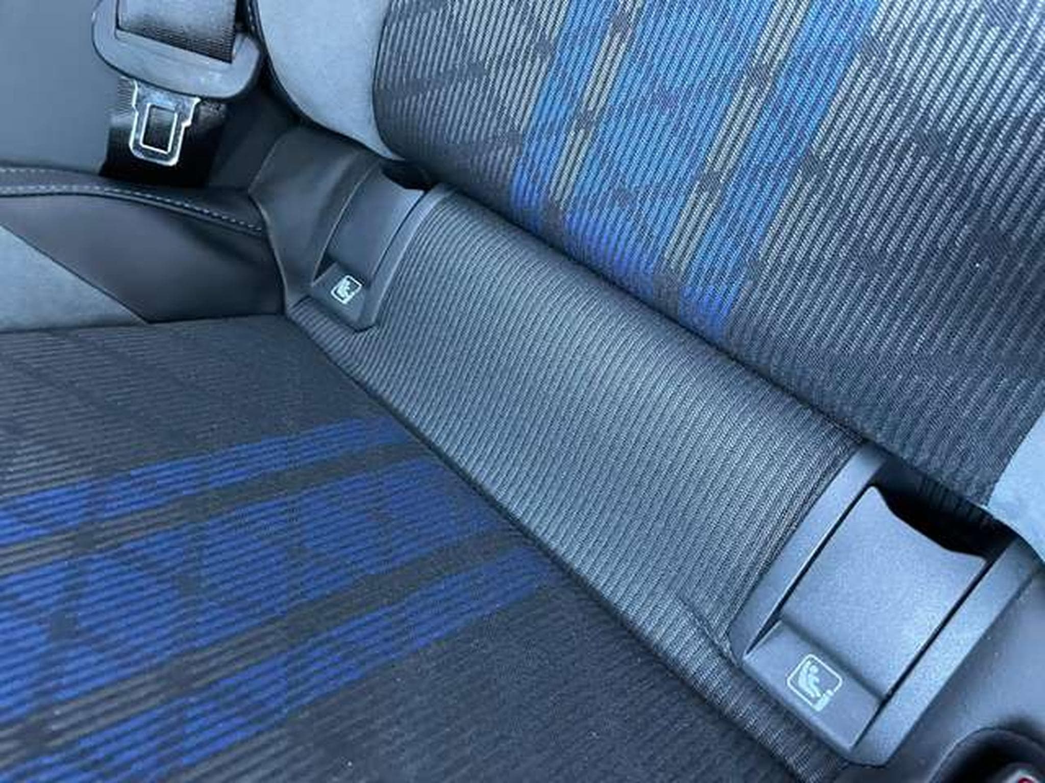 VW Golf R Performance 4Motion - GARANTIE JUSQU'A 36 MOIS (2023) - Photo 29
