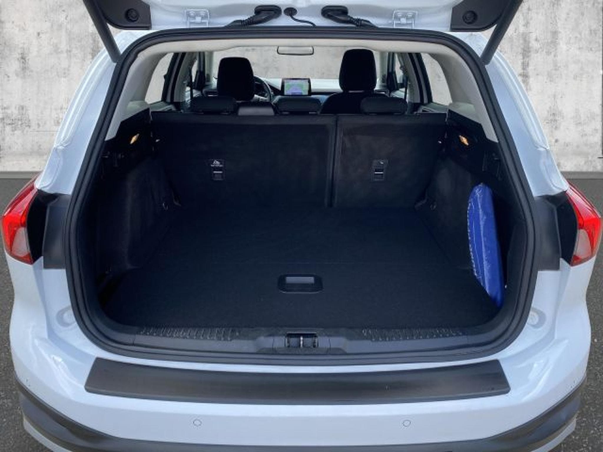 Ford Focus Focus Turnier Automatik Active NAVI LED RFK B&amp;O (2020) - Photo 10