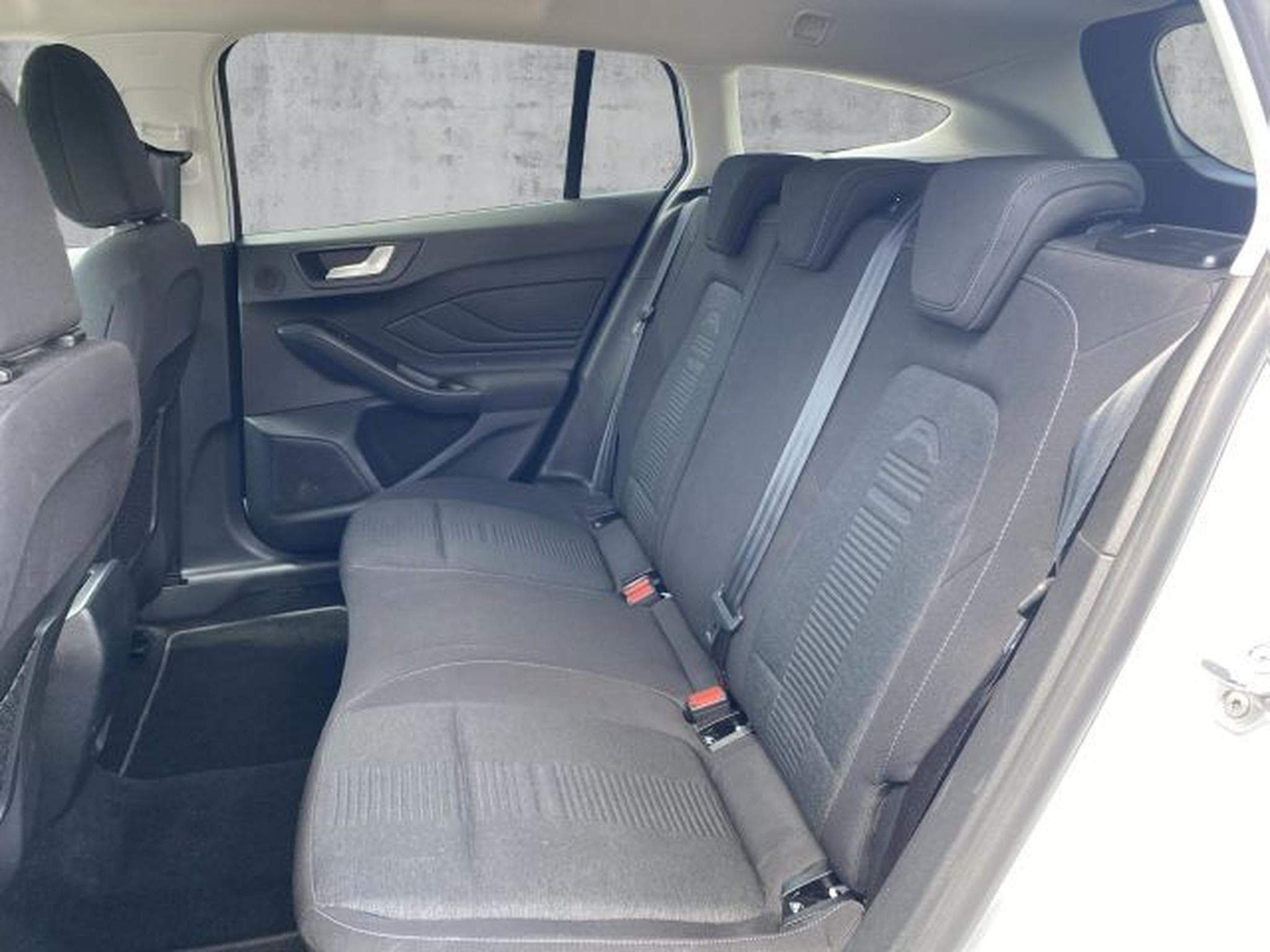 Ford Focus Focus Turnier Automatik Active NAVI LED RFK B&amp;O (2020) - Photo 12
