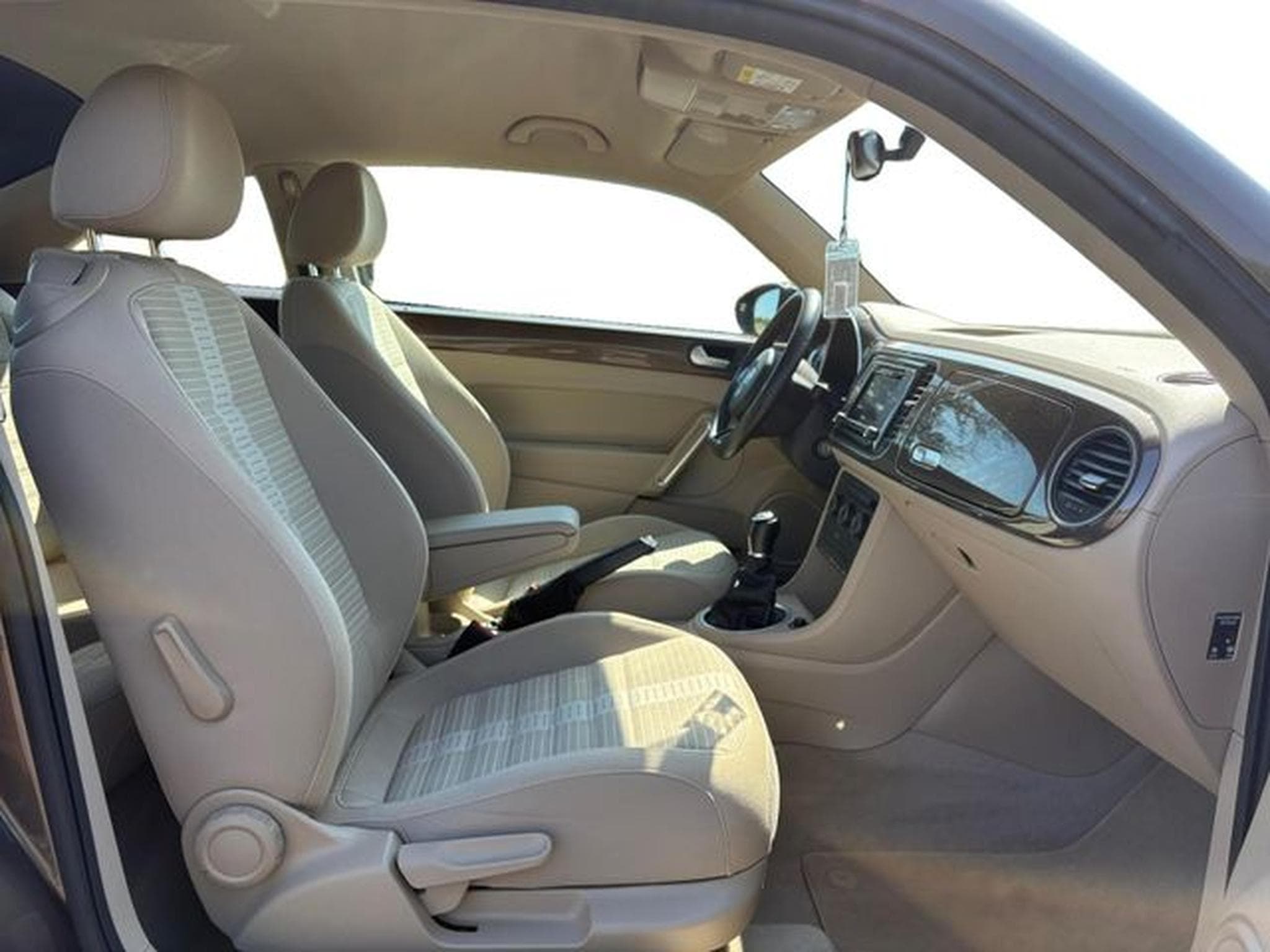 VW Beetle Beetle Sport BMT 1.4 TSI - Bi-Xenon, PDC, Tempom (2015) - Photo 12