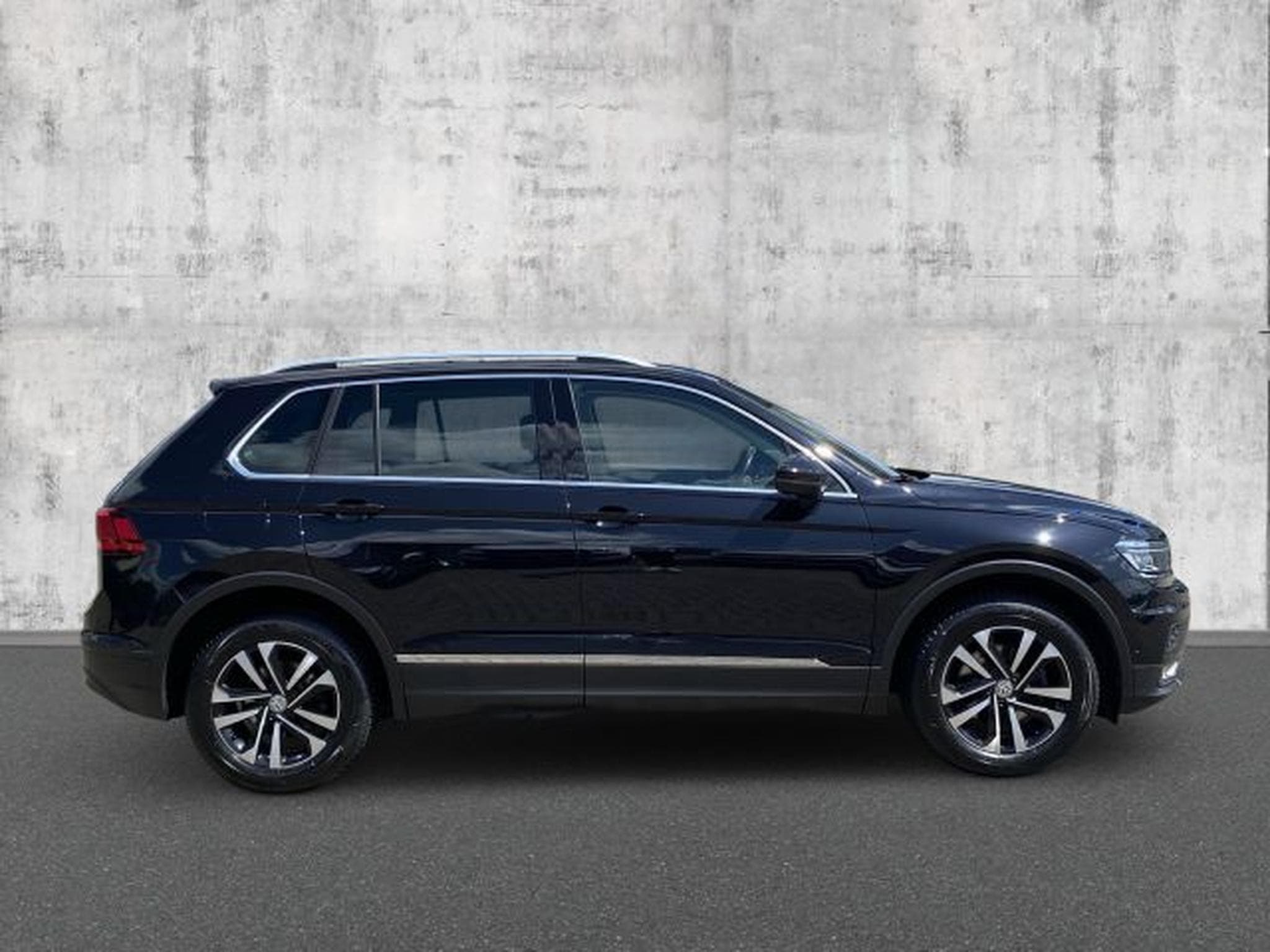 VW Tiguan Tiguan 2.0 TDI DSG 4Motion IQ.DRIVE STANHZG AHK (2019) - Photo 6