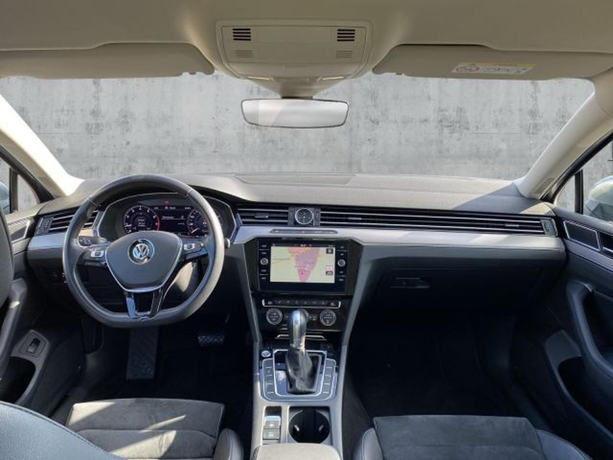 VW Passat Passat Variant 1.4 TSI DSG Highline AHK LED RFK (2018) - Photo 13