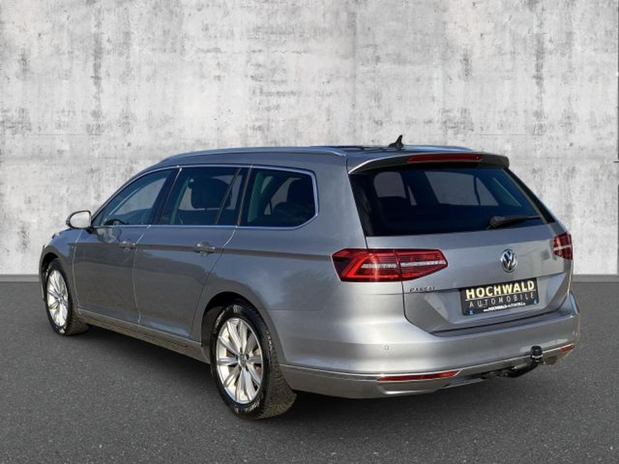 VW Passat Passat Variant 1.4 TSI DSG Highline AHK LED RFK (2018) - Photo 2