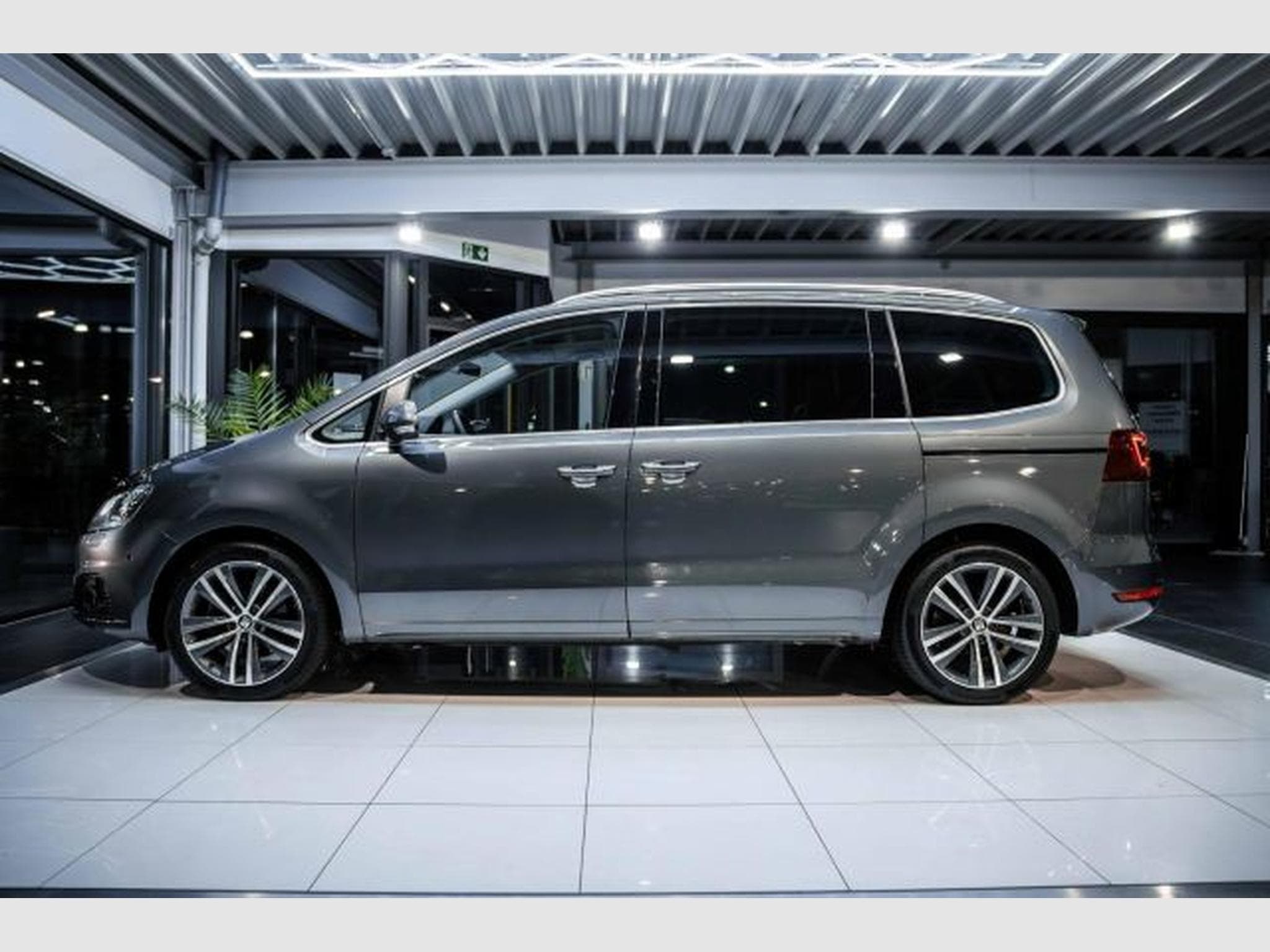 Seat Alhambra Alhambra 2.0 TDI DSG FR-Line NAVI LED AHK 7-Sitz (2020) - Photo 10