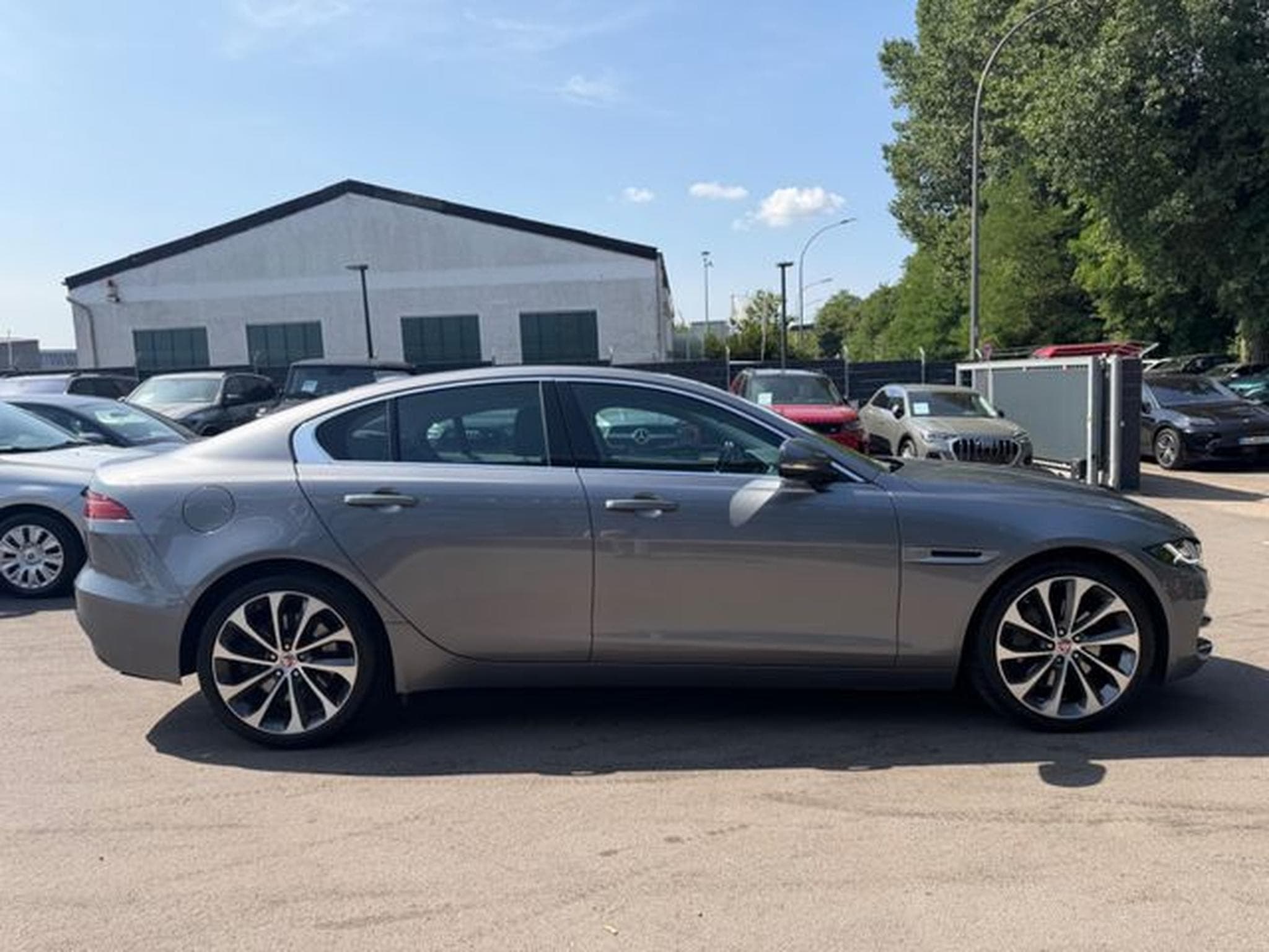 Jaguar XE XE S  AWD *AUT*LEDER*SHZ*NAVI*LED*KAM* (2019) - Photo 13