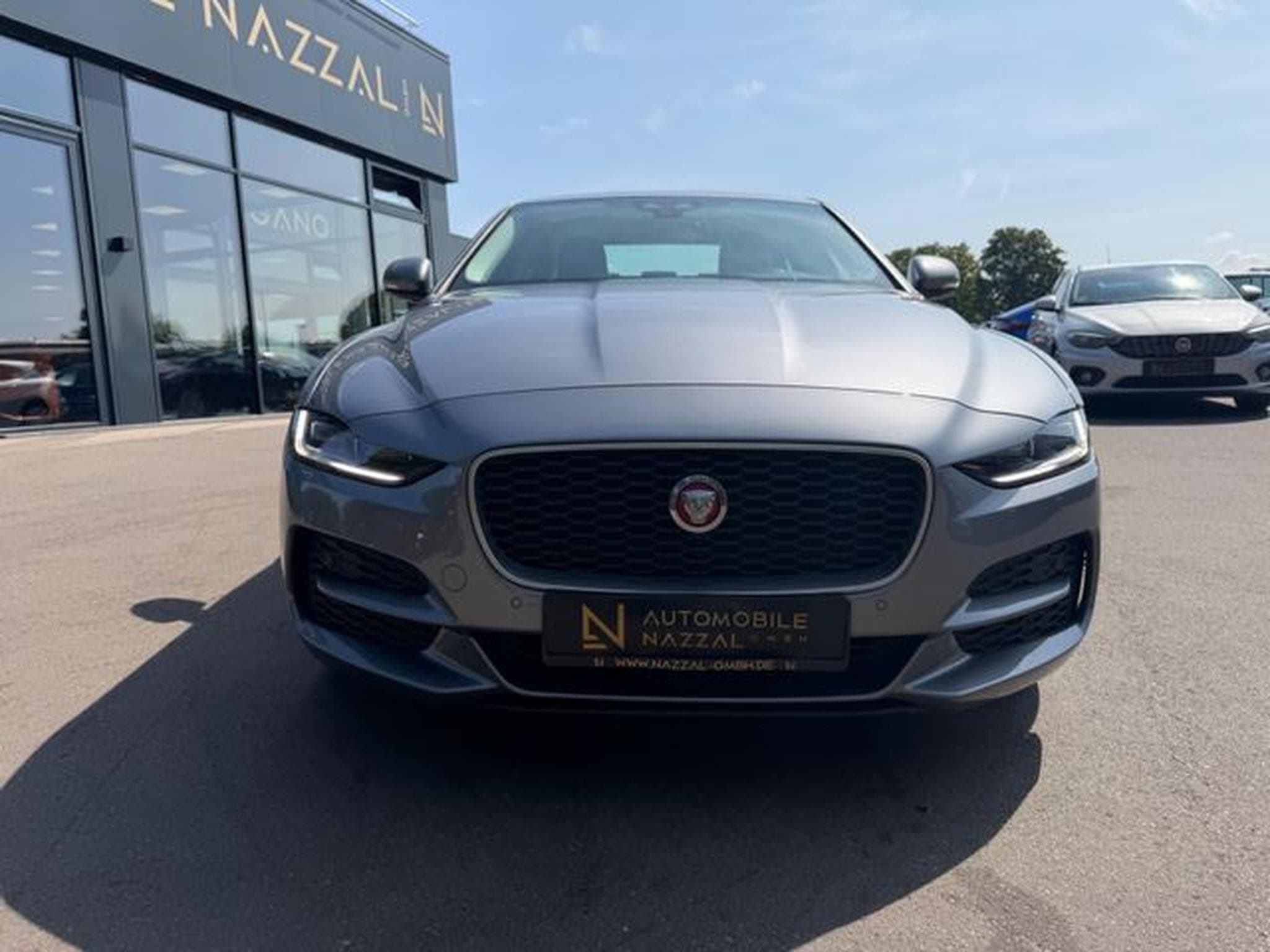 Jaguar XE XE S  AWD *AUT*LEDER*SHZ*NAVI*LED*KAM* (2019) - Photo 3