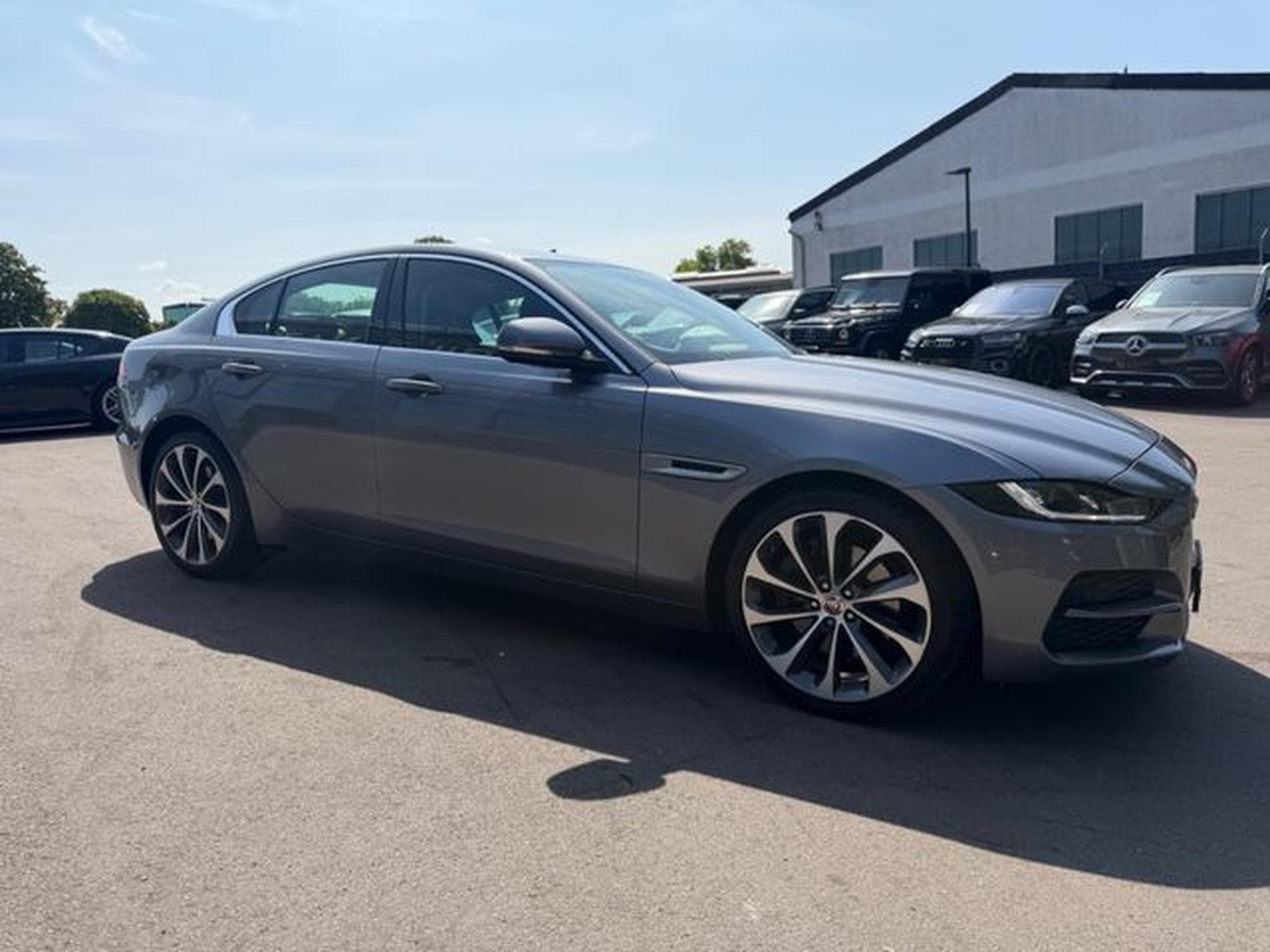 Jaguar XE XE S  AWD *AUT*LEDER*SHZ*NAVI*LED*KAM* (2019) - Photo 5