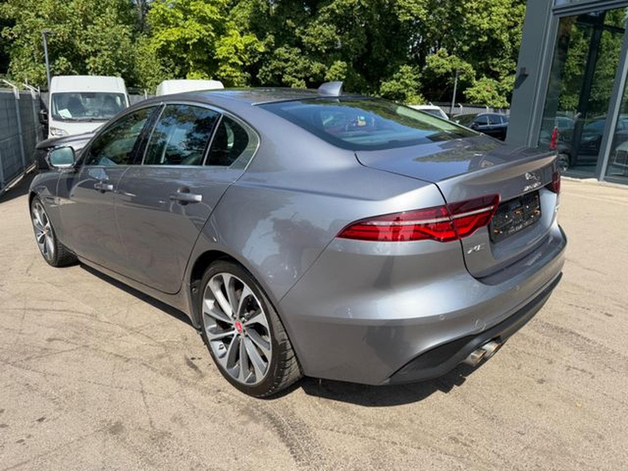 Jaguar XE XE S  AWD *AUT*LEDER*SHZ*NAVI*LED*KAM* (2019) - Photo 8