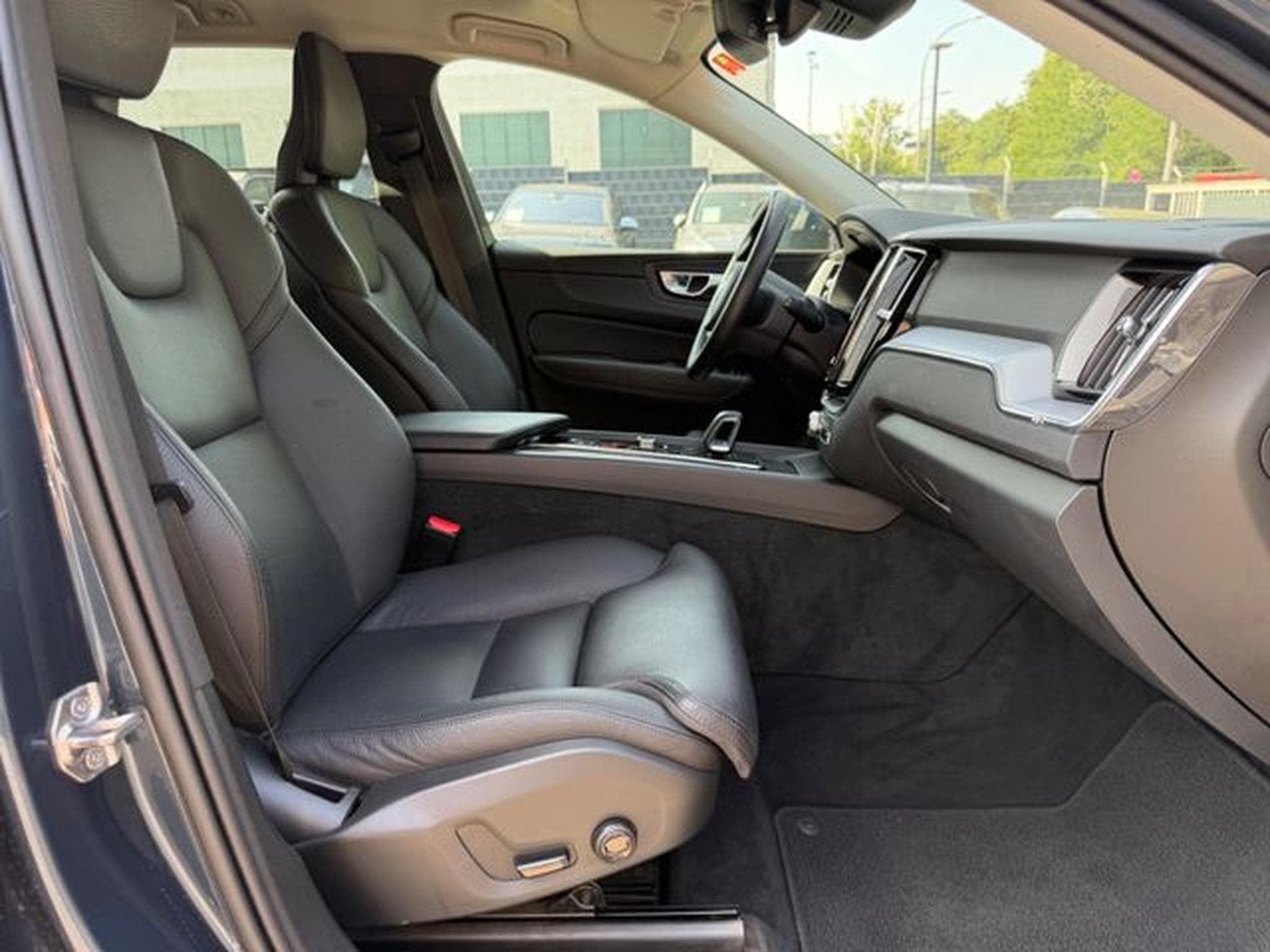 Volvo XC60 XC 60 MOMENTUM PRO*NAVI*LED*KAMERA* (2021) - Photo 15