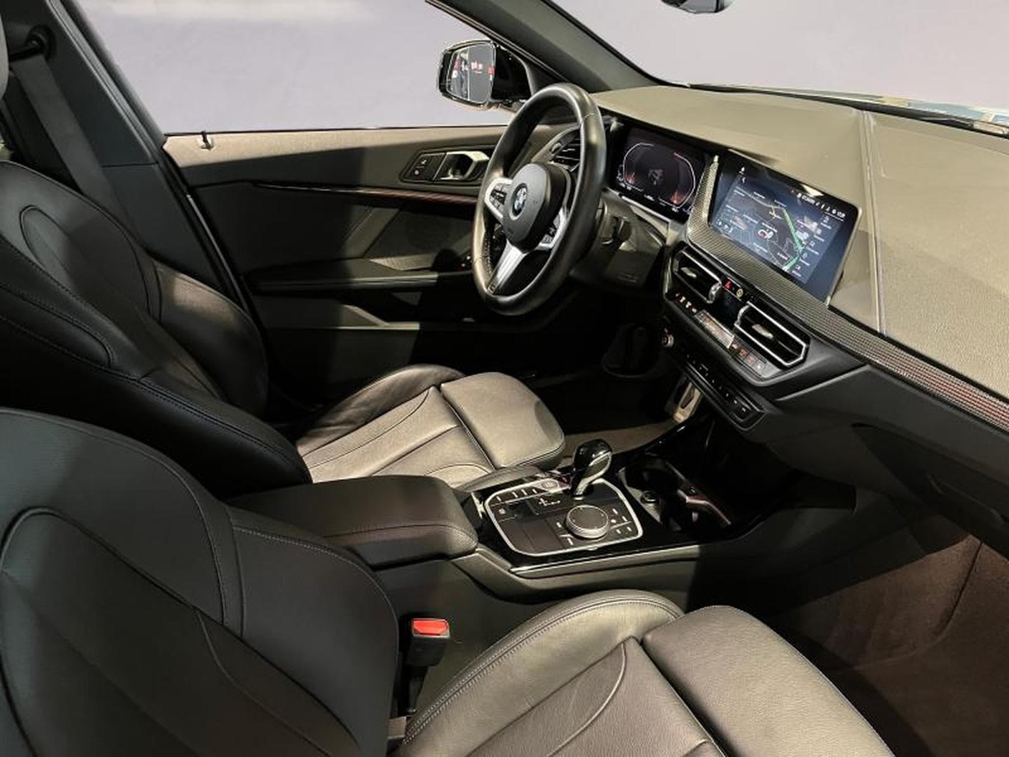 BMW 118 118i Hatch (2024) - Photo 2