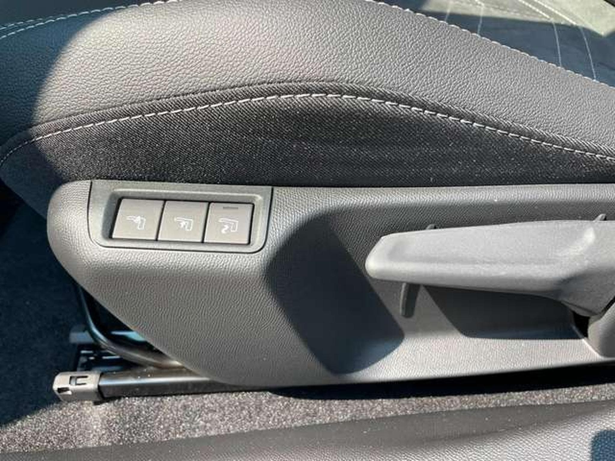 Opel Mokka Mokka-e Ultimate - GARANTIE JUSQU'A 36 MOIS (2025) - Photo 10