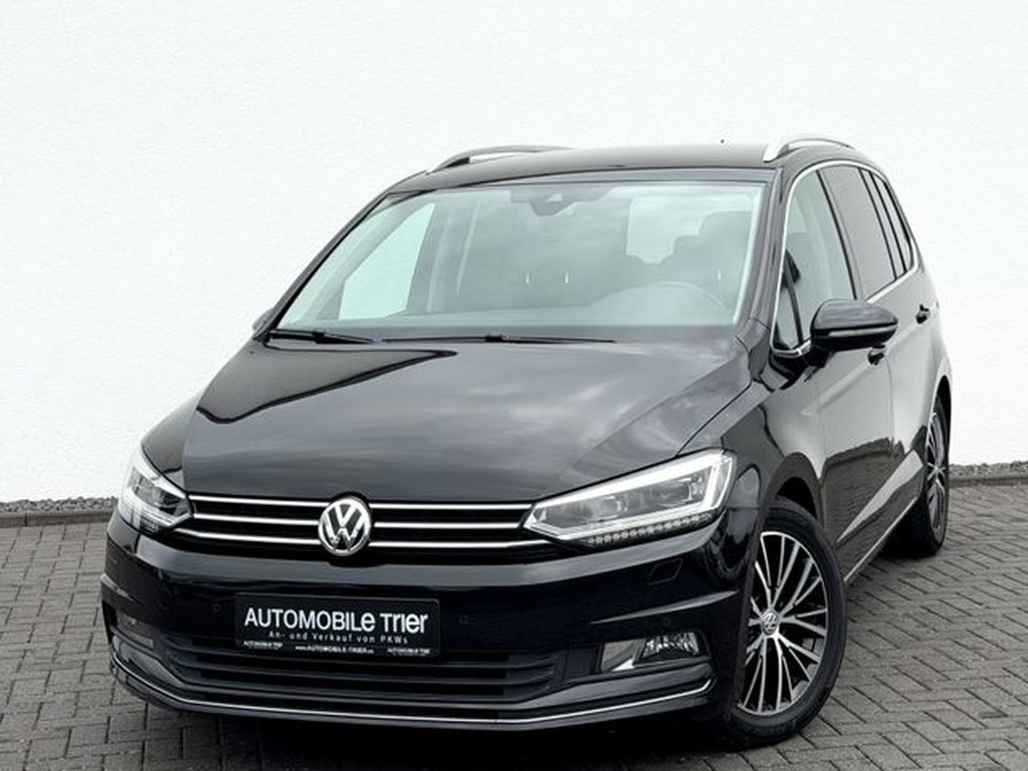 VW Touran Touran Highline 1.8 TSI DSG /NAVI/LED/ACC/CAM/ (2015) - Photo 1